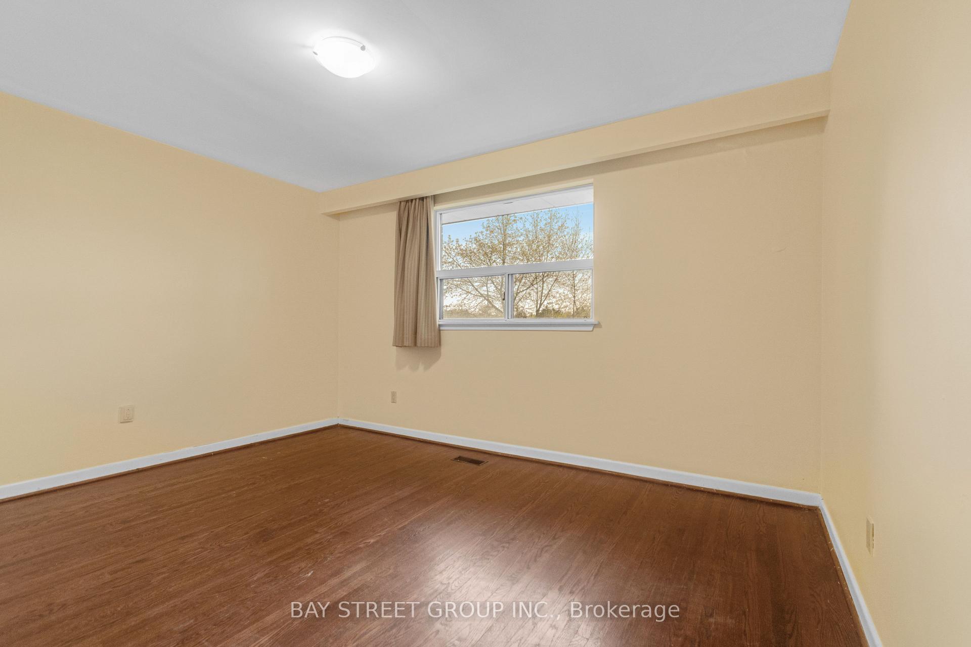Photo 18 of Unit Upper, 40 Bellbury Crescent, North York, Don Valley Village — HOMEH