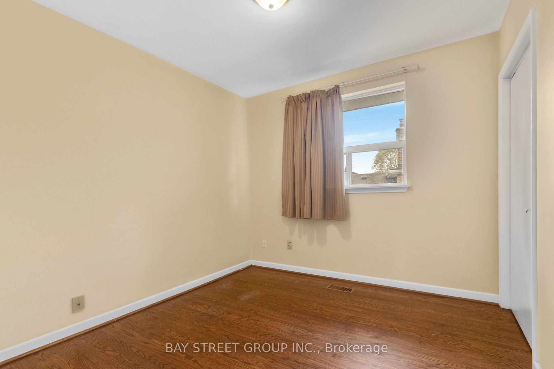Photo 21 of Unit Upper, 40 Bellbury Crescent, North York, Don Valley Village — HOMEH