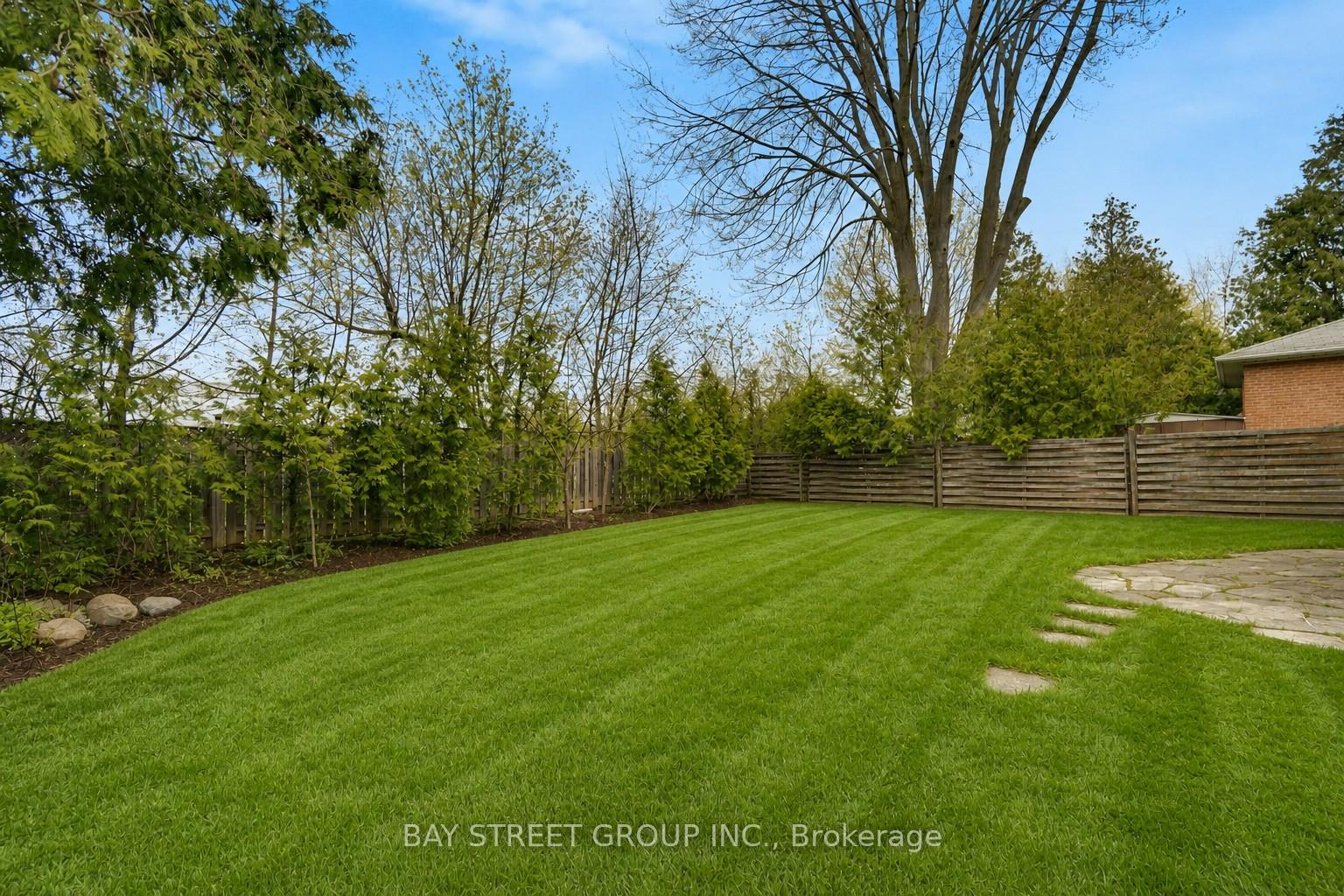 Photo 23 of Unit Upper, 40 Bellbury Crescent, North York, Don Valley Village — HOMEH