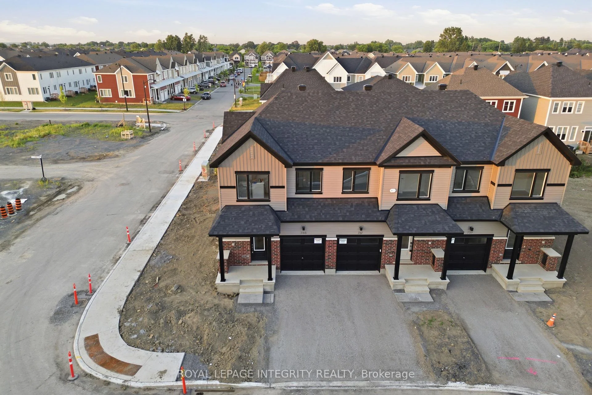 Photo 4 of 735 Haflinger Row, Ottawa, Richmond — HOMEH