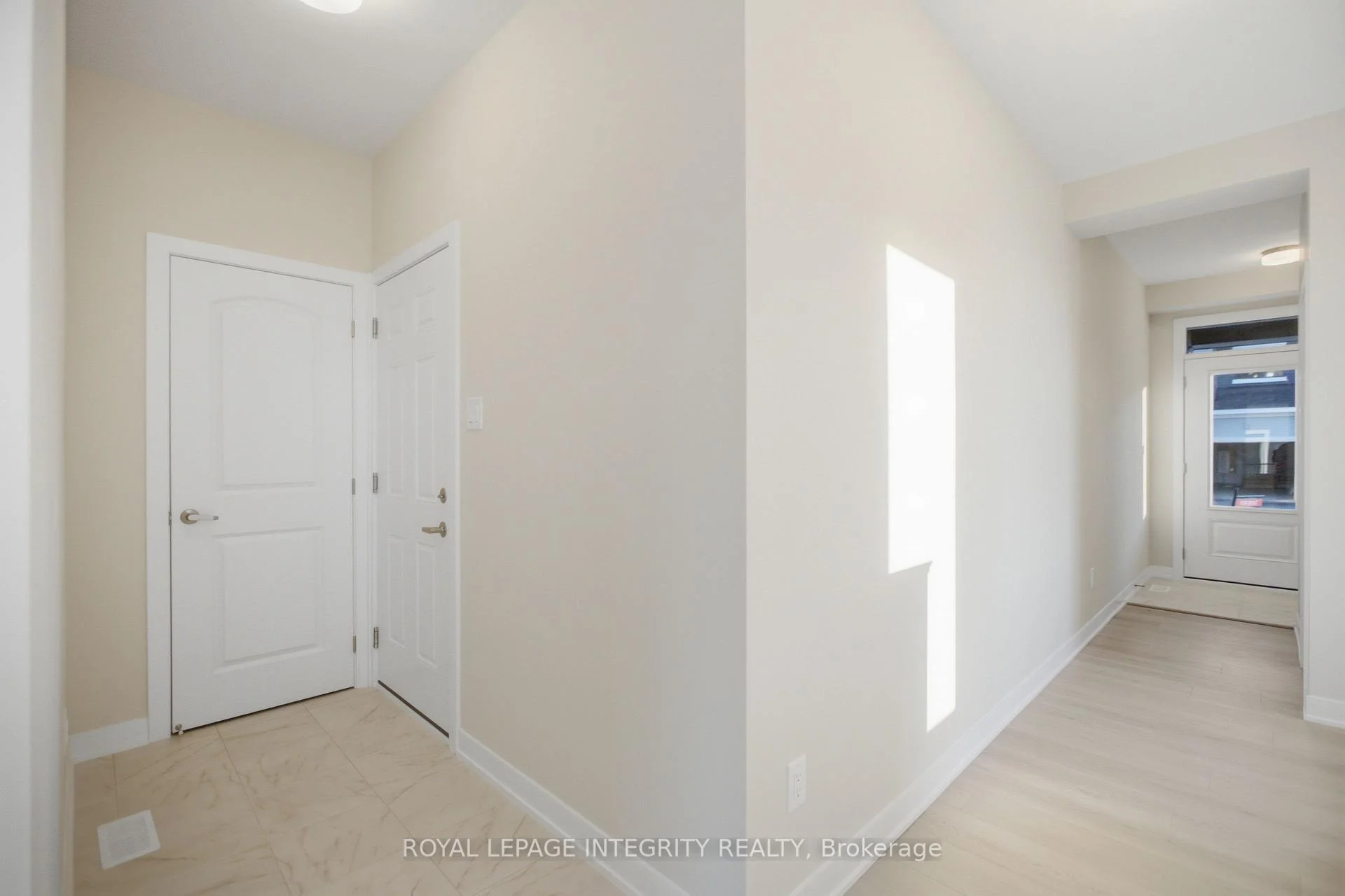 Photo 12 of 735 Haflinger Row, Ottawa, Richmond — HOMEH