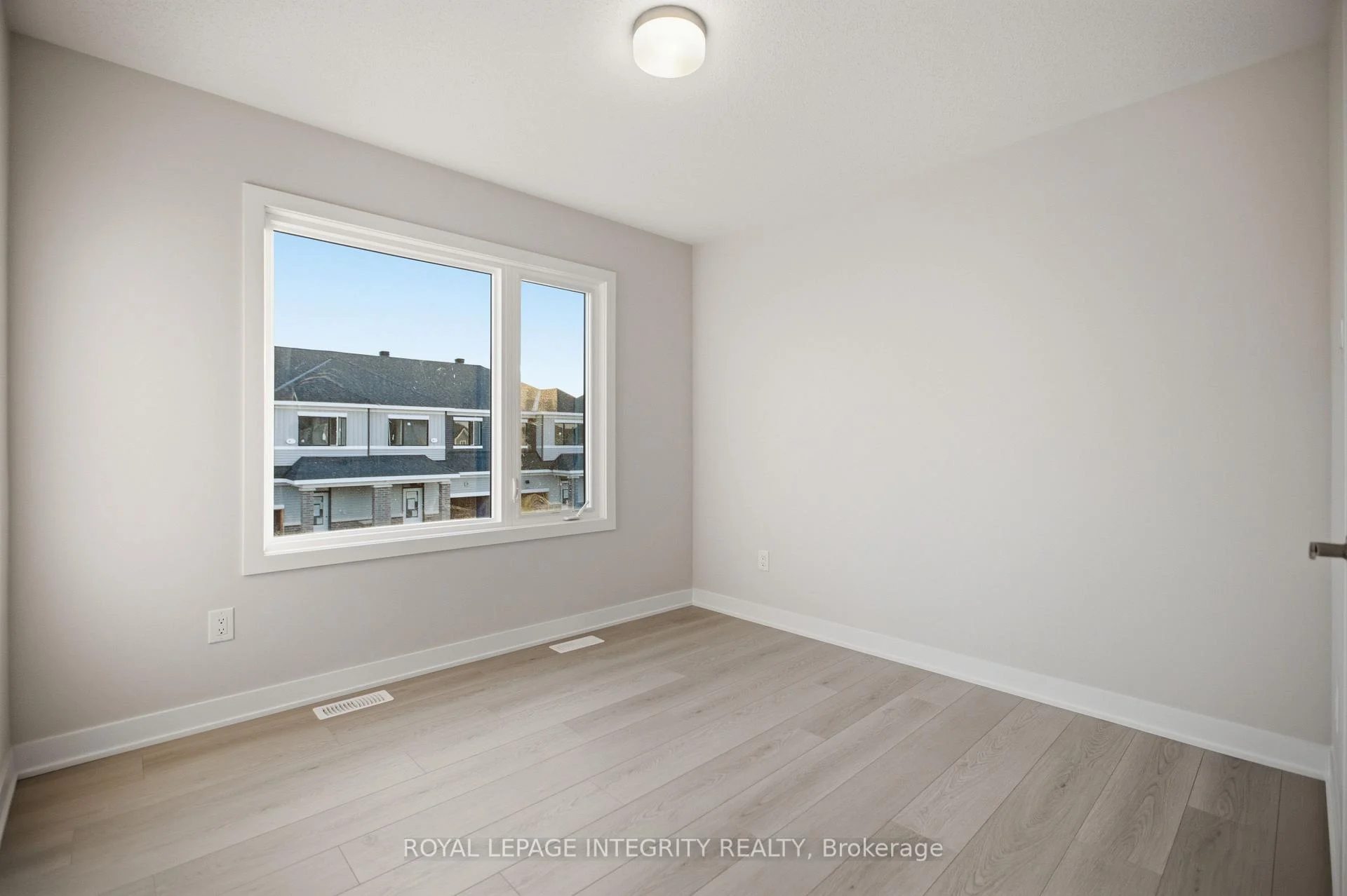 Photo 40 of 735 Haflinger Row, Ottawa, Richmond — HOMEH