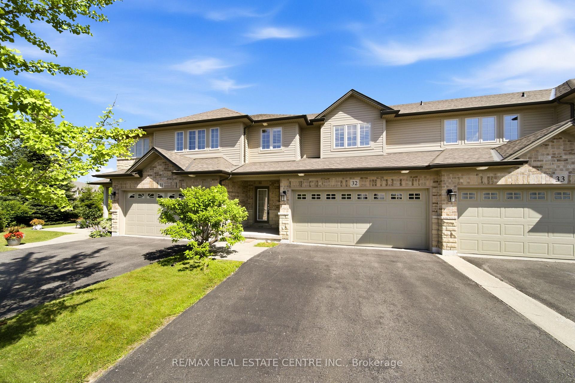 Photo 4 of Unit 32, 441 Stonehenge Drive, Hamilton, Meadowlands — HOMEH