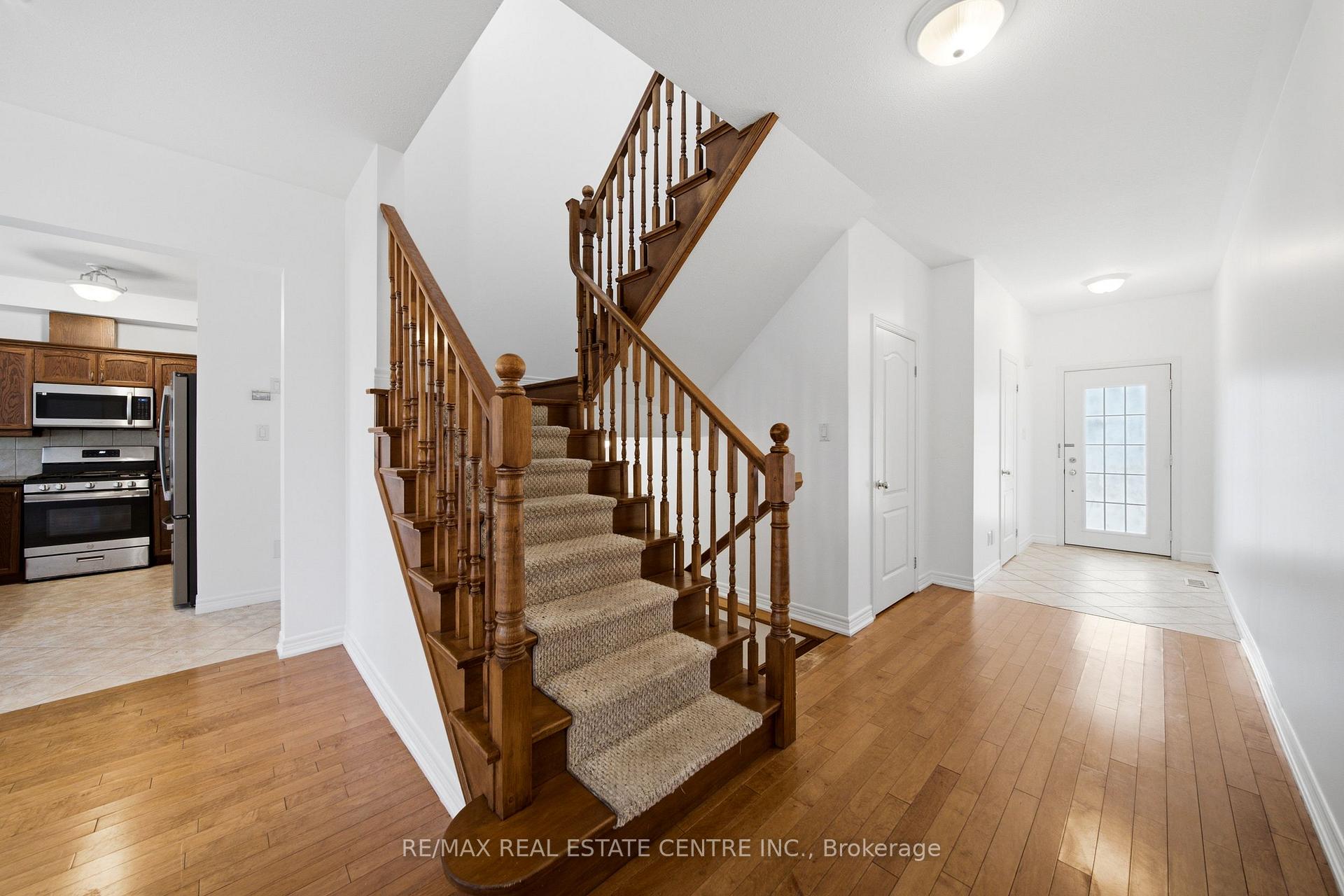 Photo 25 of Unit 32, 441 Stonehenge Drive, Hamilton, Meadowlands — HOMEH