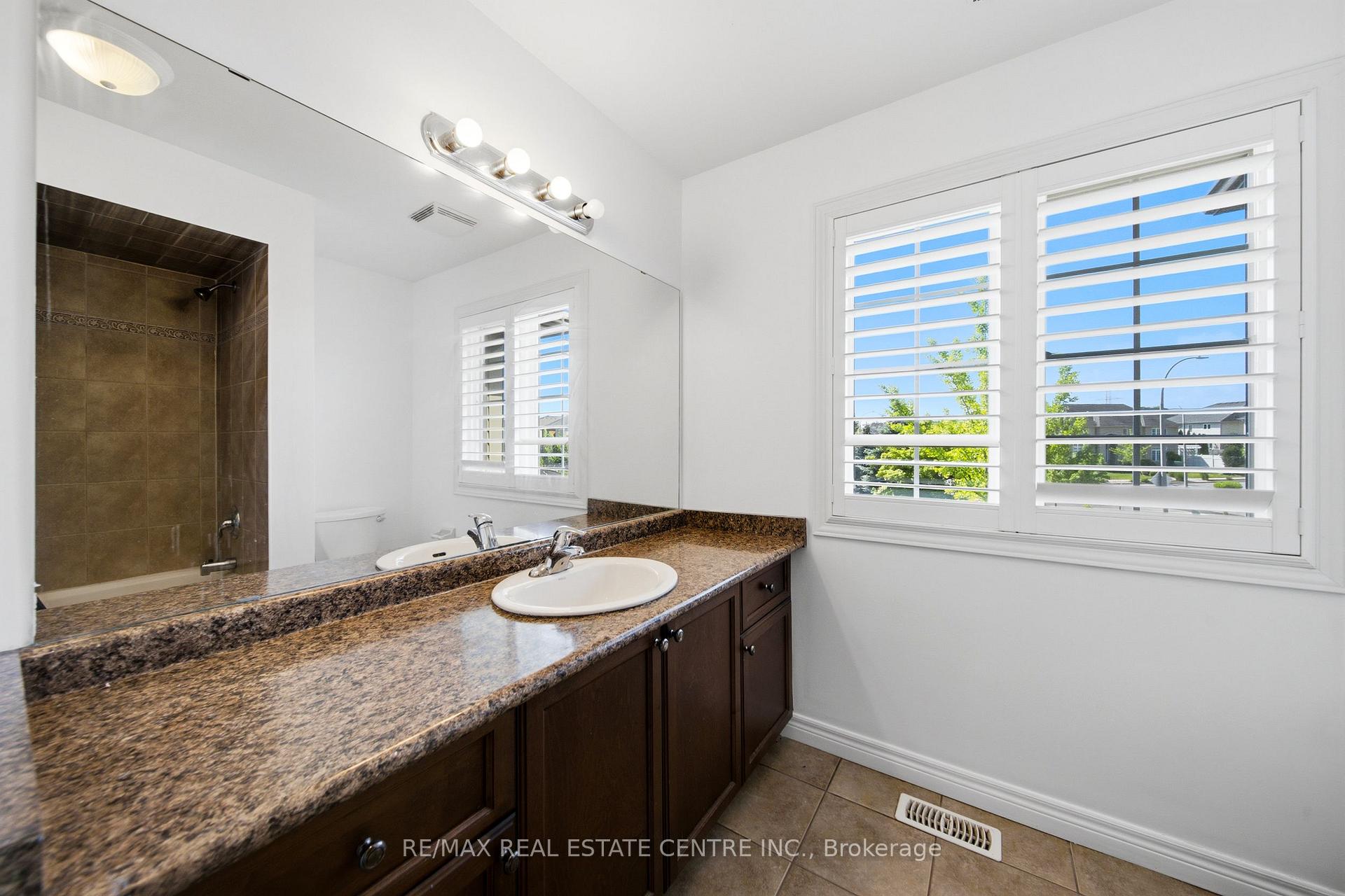Photo 29 of Unit 32, 441 Stonehenge Drive, Hamilton, Meadowlands — HOMEH