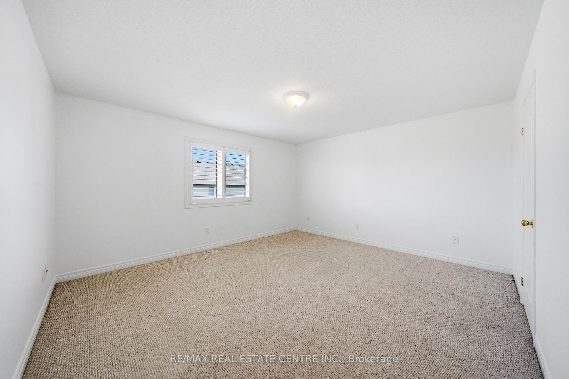 Photo 35 of Unit 32, 441 Stonehenge Drive, Hamilton, Meadowlands — HOMEH