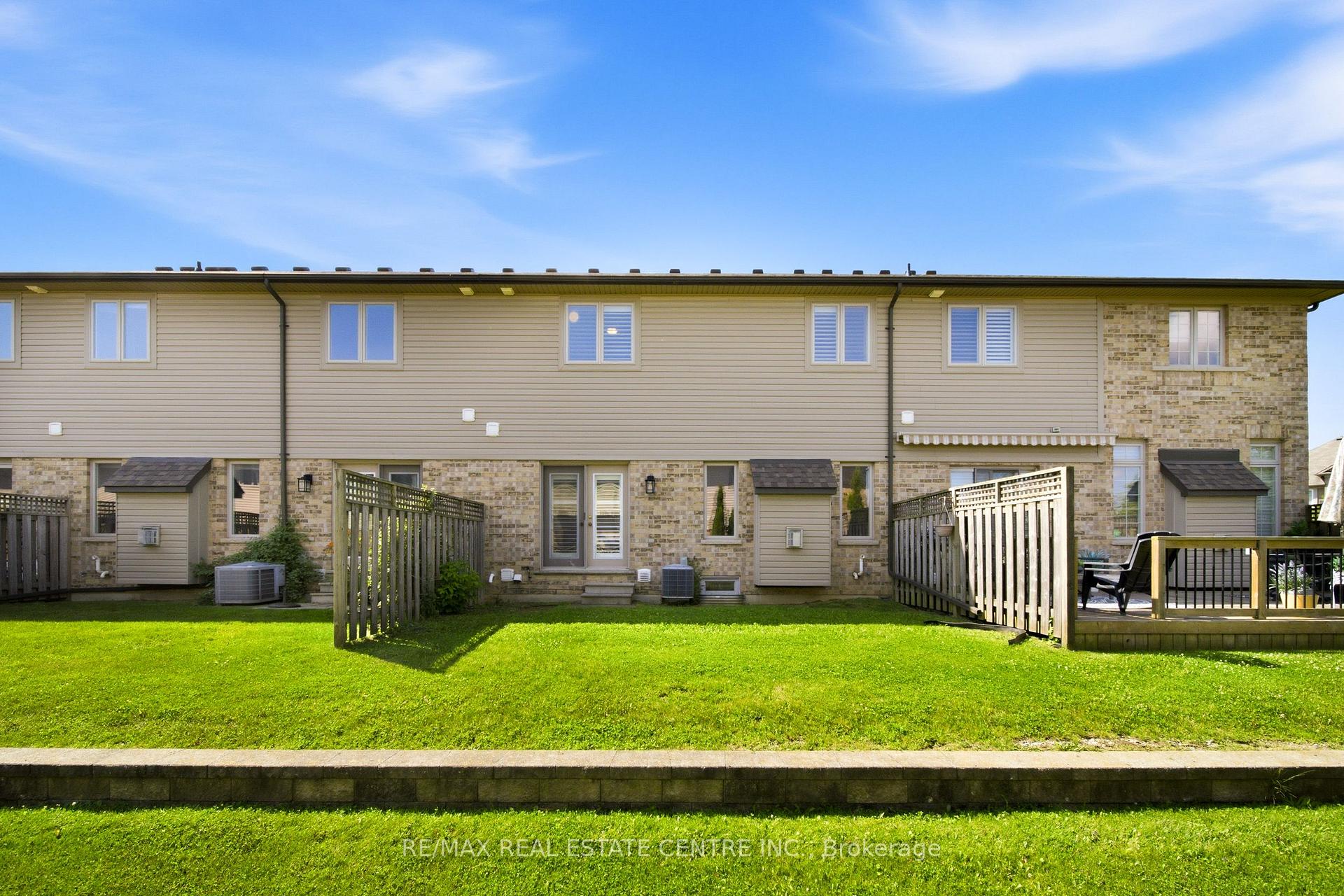 Photo 43 of Unit 32, 441 Stonehenge Drive, Hamilton, Meadowlands — HOMEH