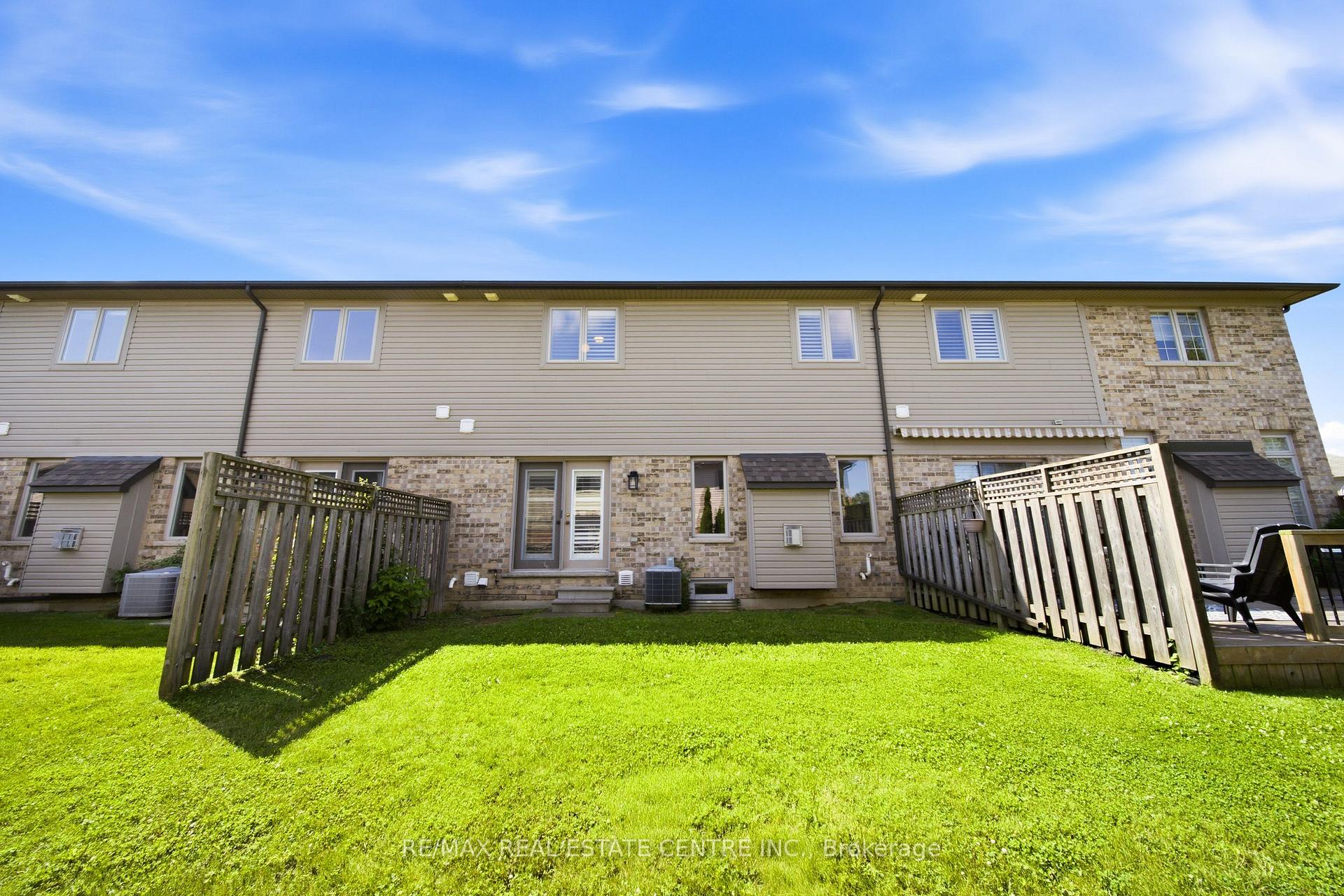 Photo 44 of Unit 32, 441 Stonehenge Drive, Hamilton, Meadowlands — HOMEH