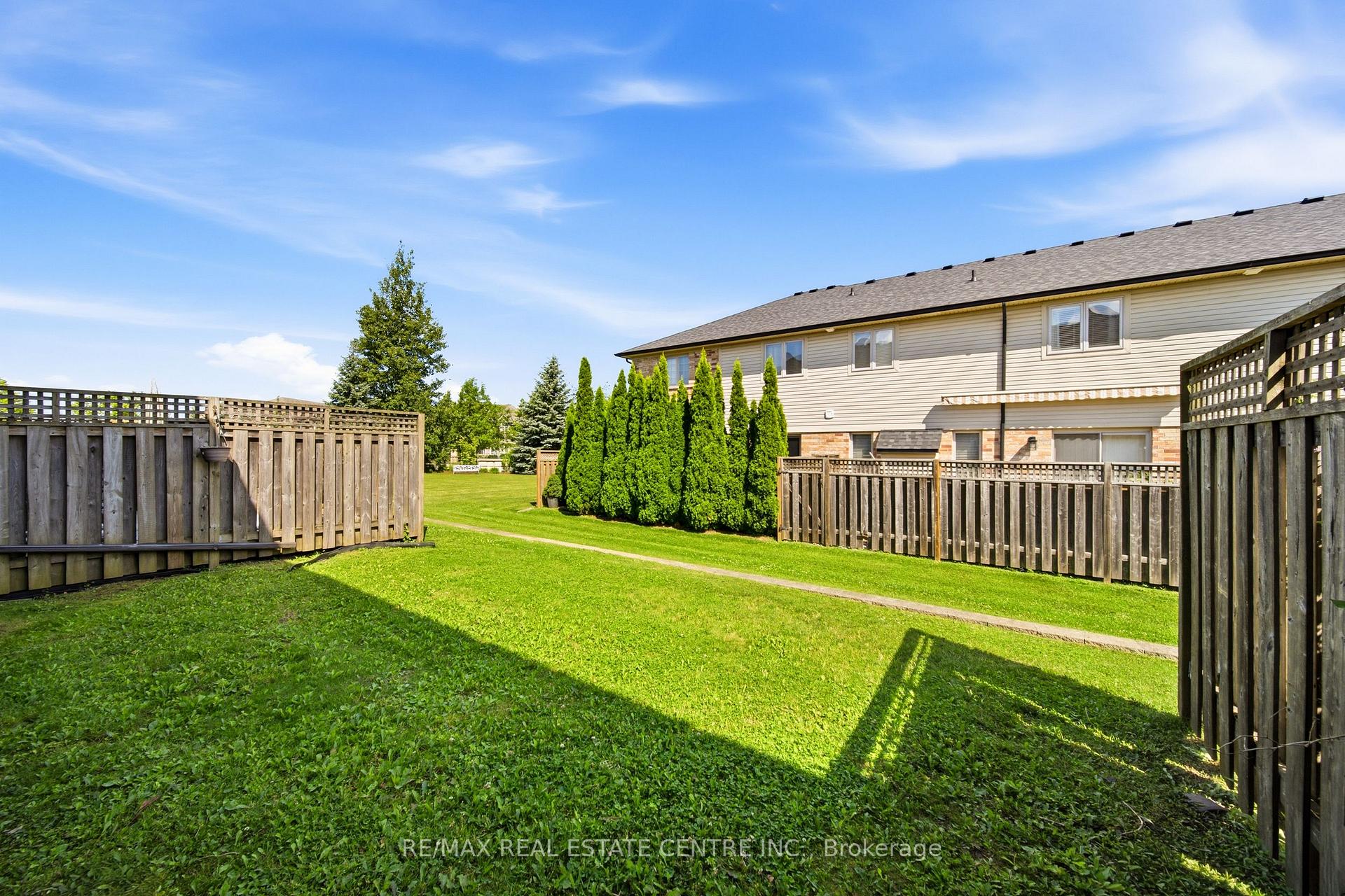 Photo 45 of Unit 32, 441 Stonehenge Drive, Hamilton, Meadowlands — HOMEH