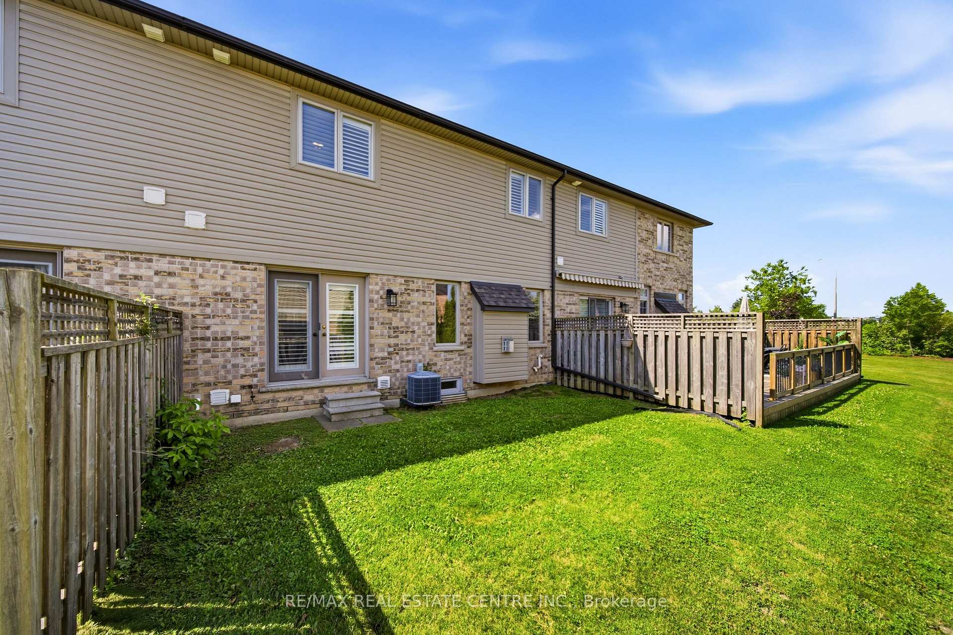 Photo 46 of Unit 32, 441 Stonehenge Drive, Hamilton, Meadowlands — HOMEH