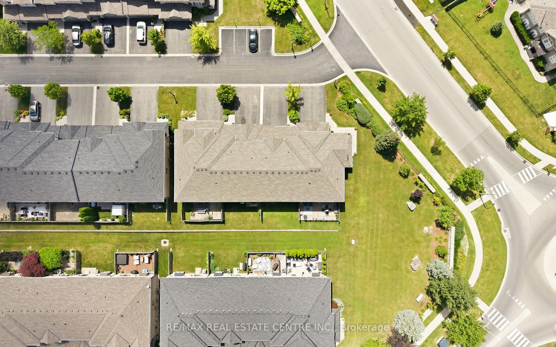 Photo 49 of Unit 32, 441 Stonehenge Drive, Hamilton, Meadowlands — HOMEH