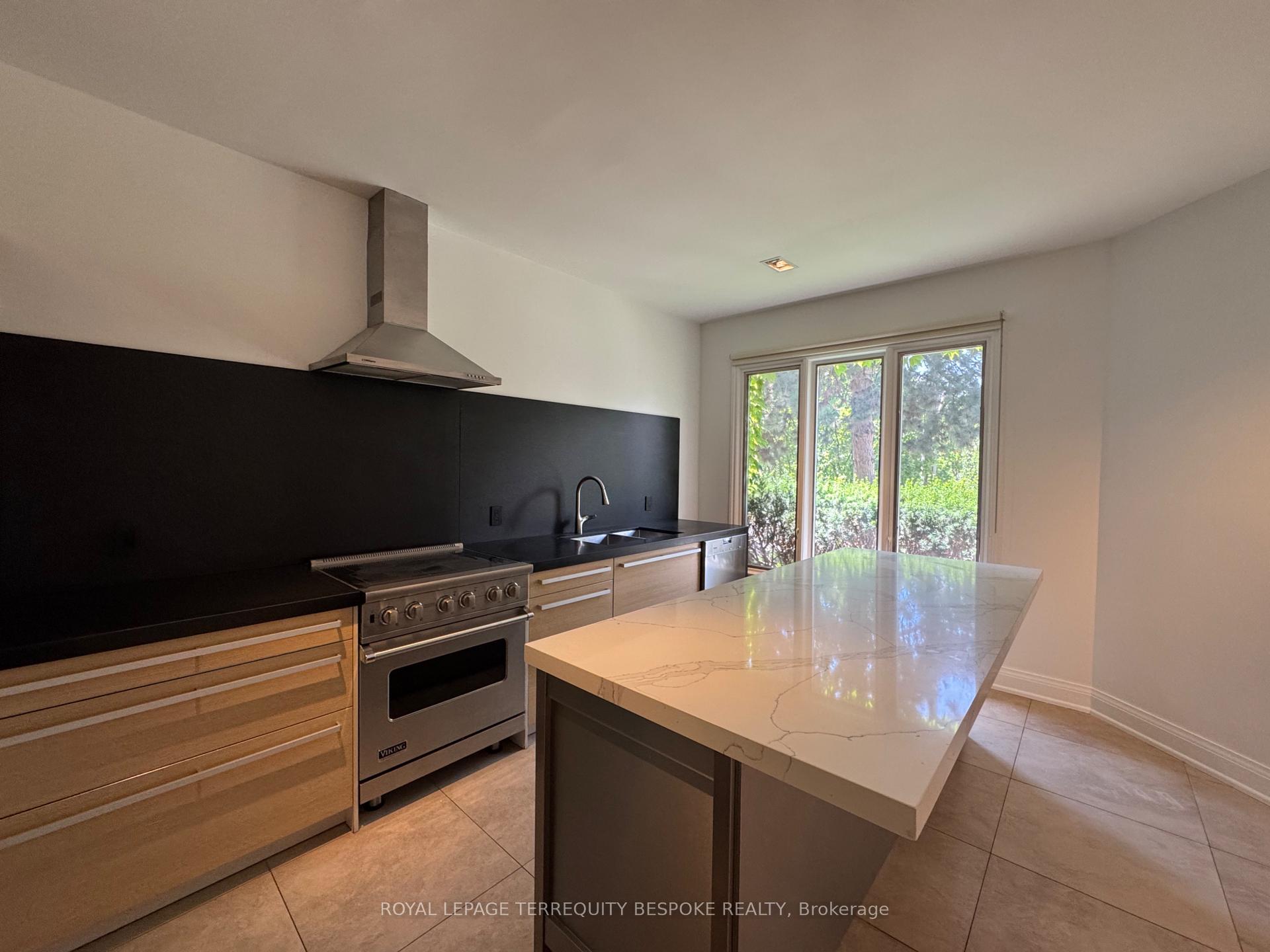 Photo 18 of 1 Scarth Road, Toronto, Rosedale-Moore Park — HOMEH