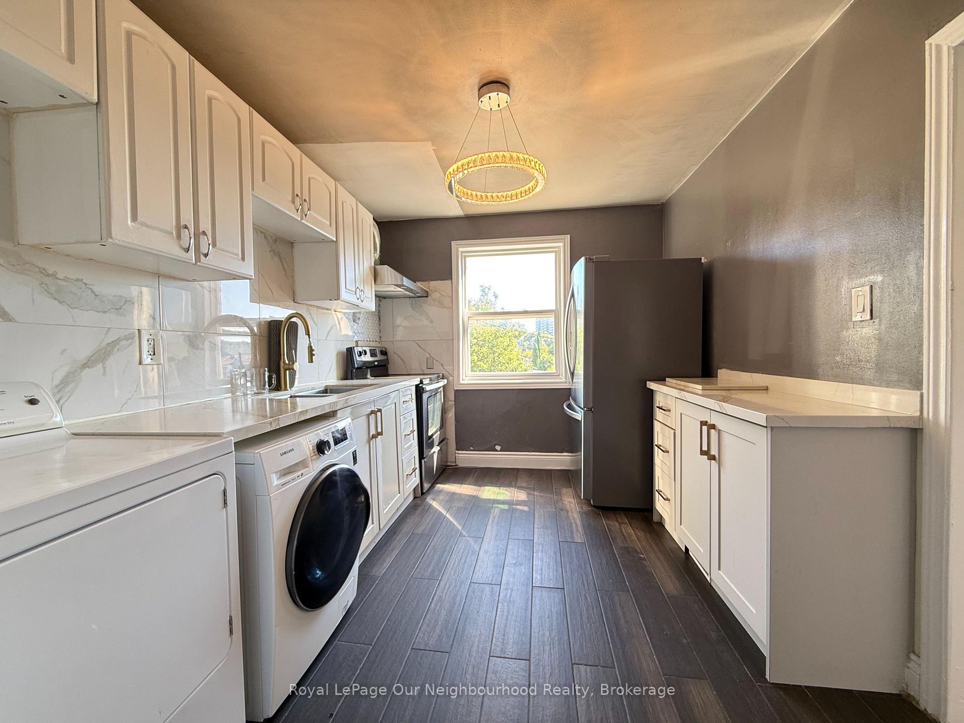 Photo 4 of 728 Weston Road, Toronto, Rockcliffe-Smythe — HOMEH