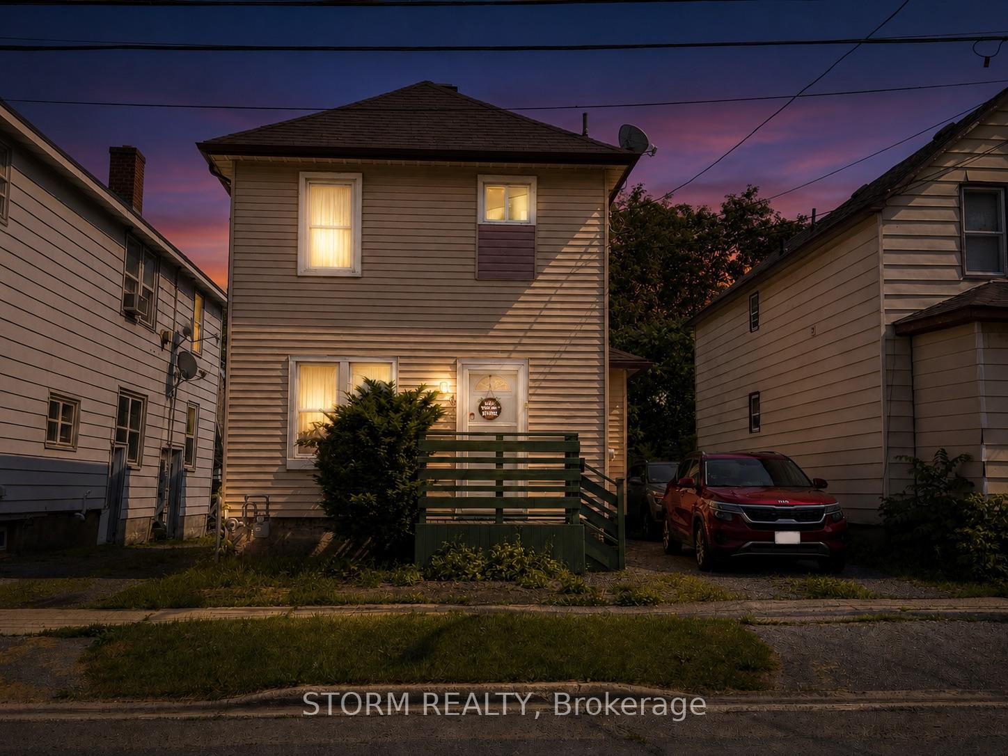 Photo 2 of 456 4th Street W, Cornwall, Cornwall — HOMEH