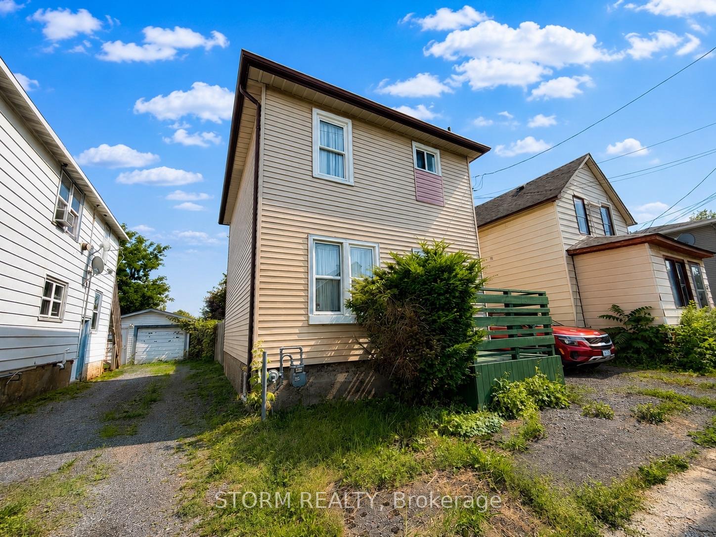 Photo 3 of 456 4th Street W, Cornwall, Cornwall — HOMEH
