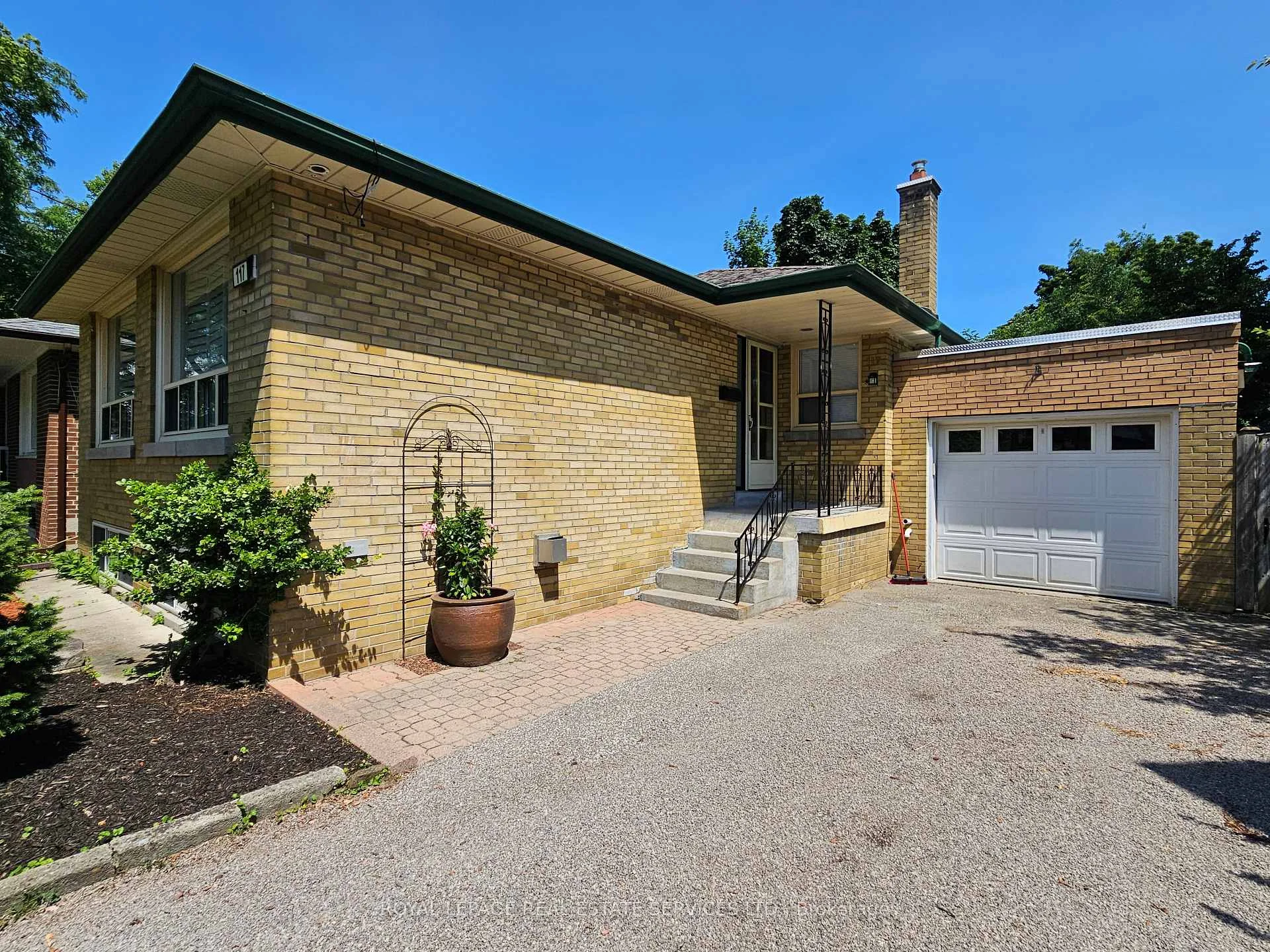 Photo 5 of 117 Westrose Avenue, Etobicoke, Kingsway South — HOMEH