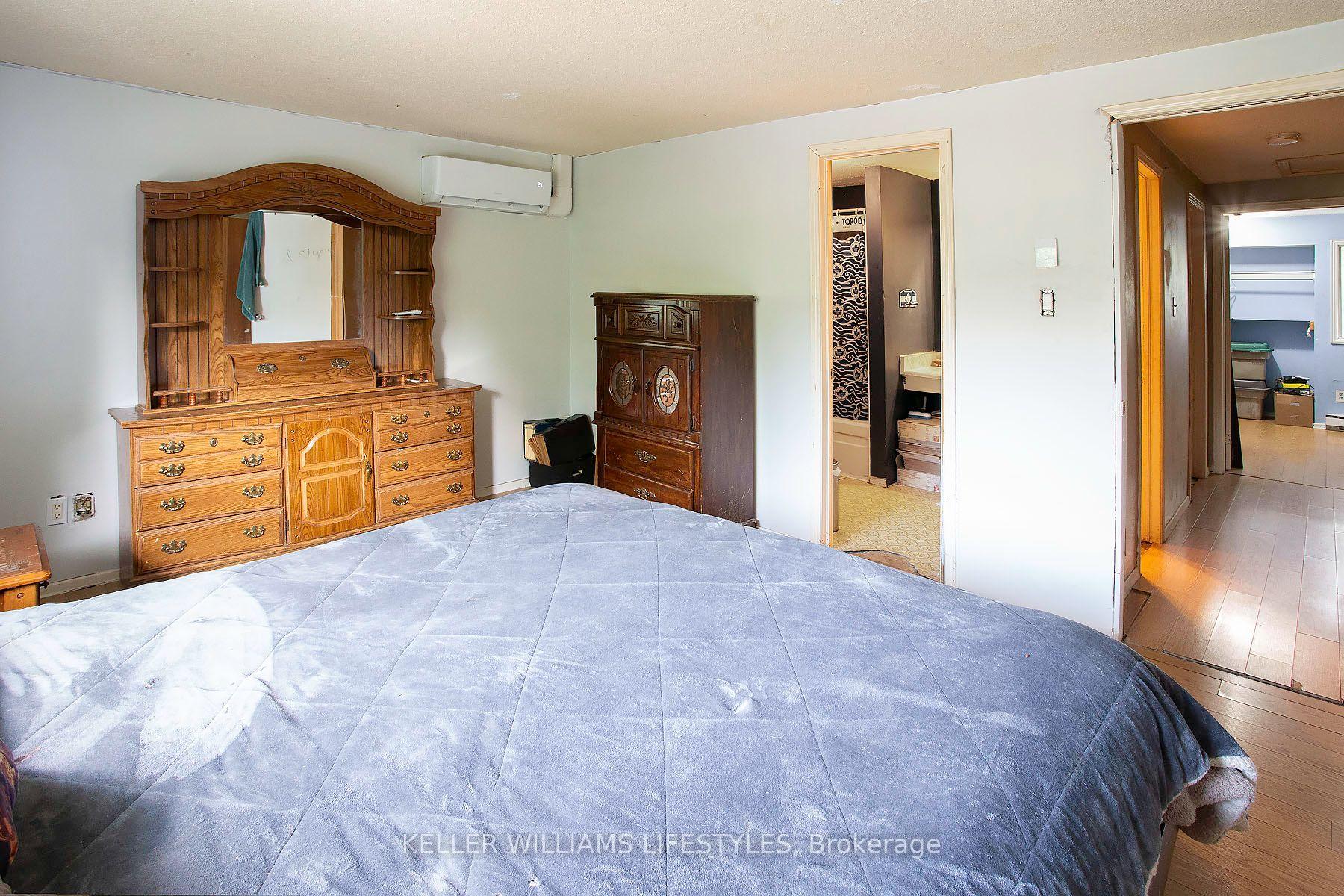 Photo 12 of 120 Monmore Road, London, North F — HOMEH