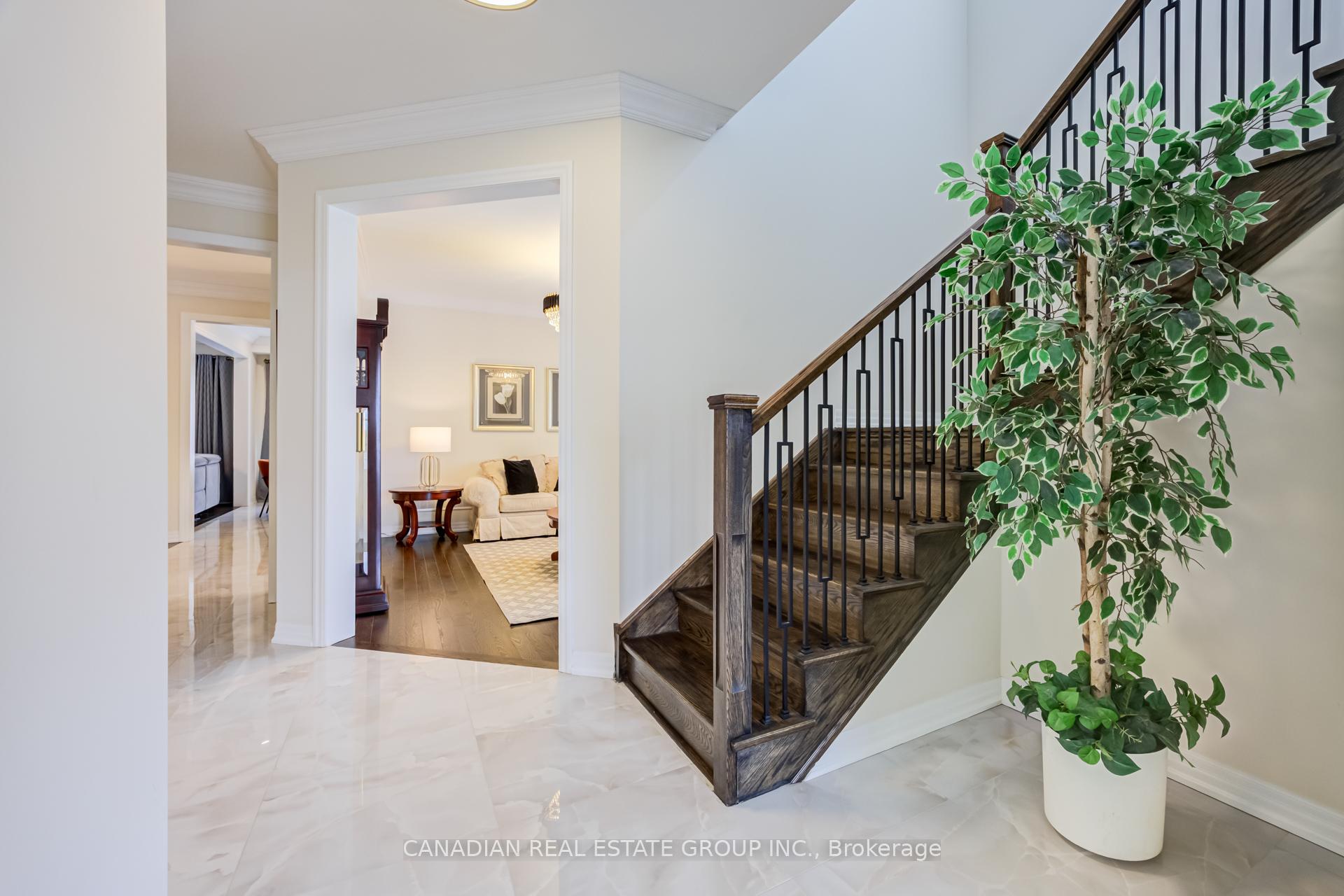 Photo 9 of 141 Danny Wheeler Boulevard, Georgina, Keswick North — HOMEH