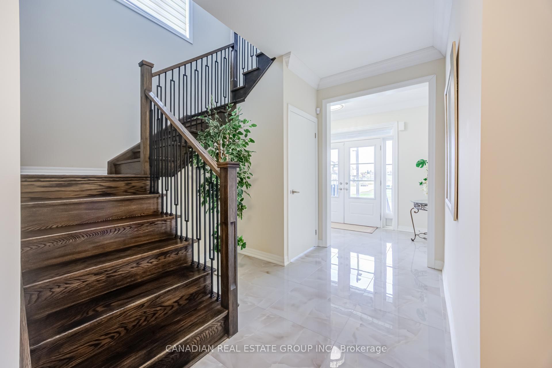 Photo 10 of 141 Danny Wheeler Boulevard, Georgina, Keswick North — HOMEH