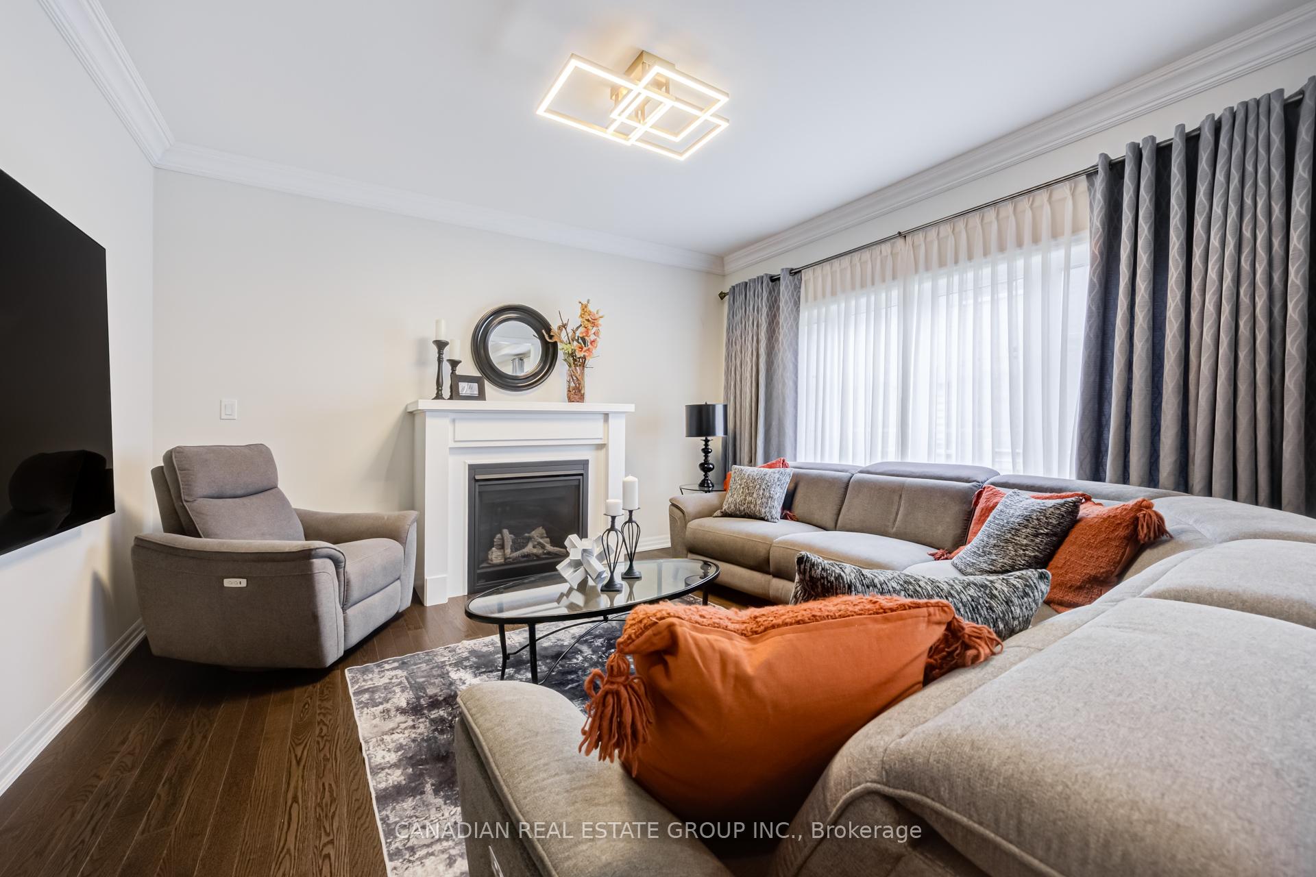 Photo 15 of 141 Danny Wheeler Boulevard, Georgina, Keswick North — HOMEH