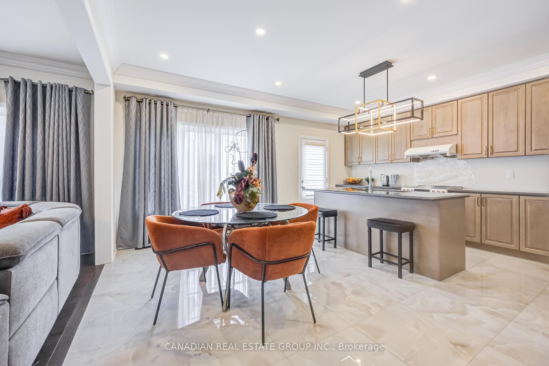 Photo 19 of 141 Danny Wheeler Boulevard, Georgina, Keswick North — HOMEH