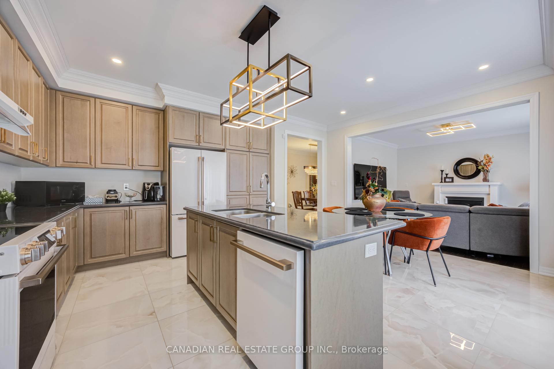 Photo 28 of 141 Danny Wheeler Boulevard, Georgina, Keswick North — HOMEH