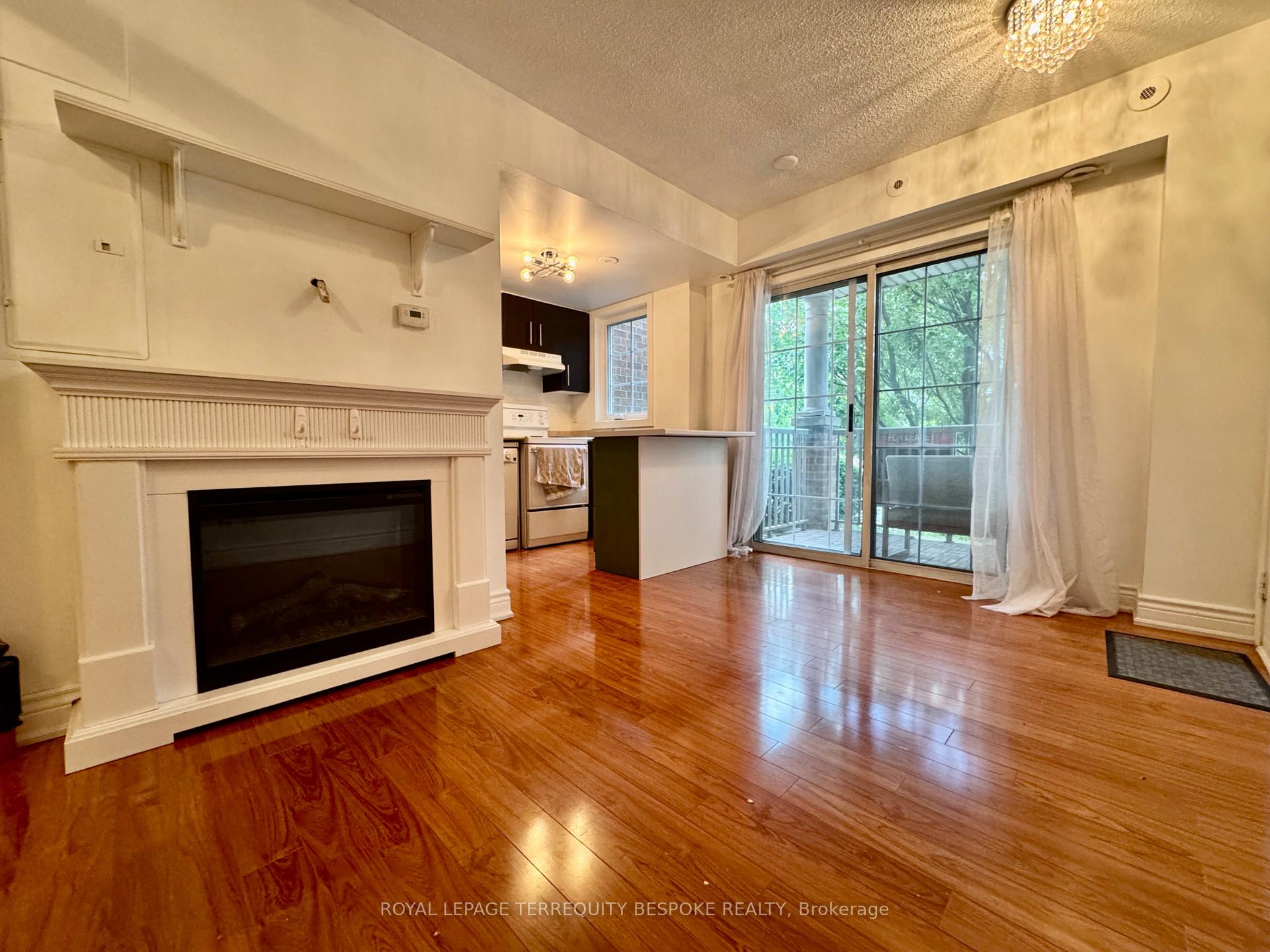 Photo 5 of Unit 3, 95 The Queensway, Toronto, High Park-Swansea — HOMEH