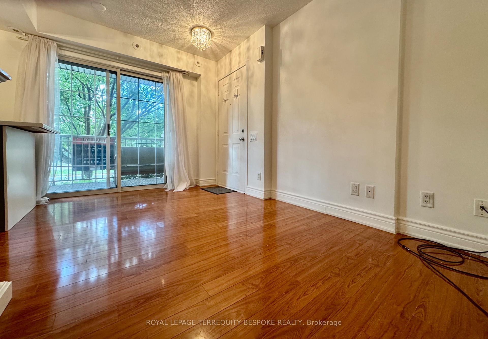 Photo 6 of Unit 3, 95 The Queensway, Toronto, High Park-Swansea — HOMEH