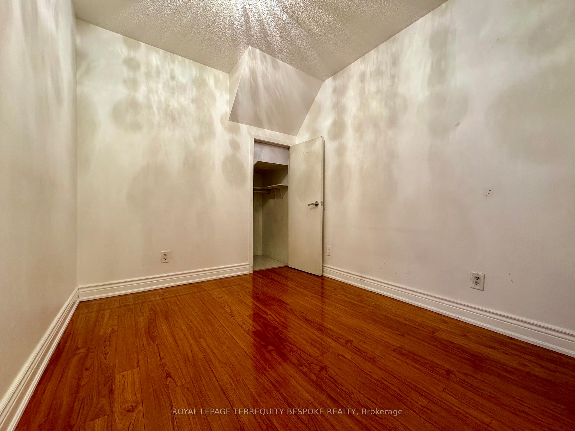 Photo 8 of Unit 3, 95 The Queensway, Toronto, High Park-Swansea — HOMEH