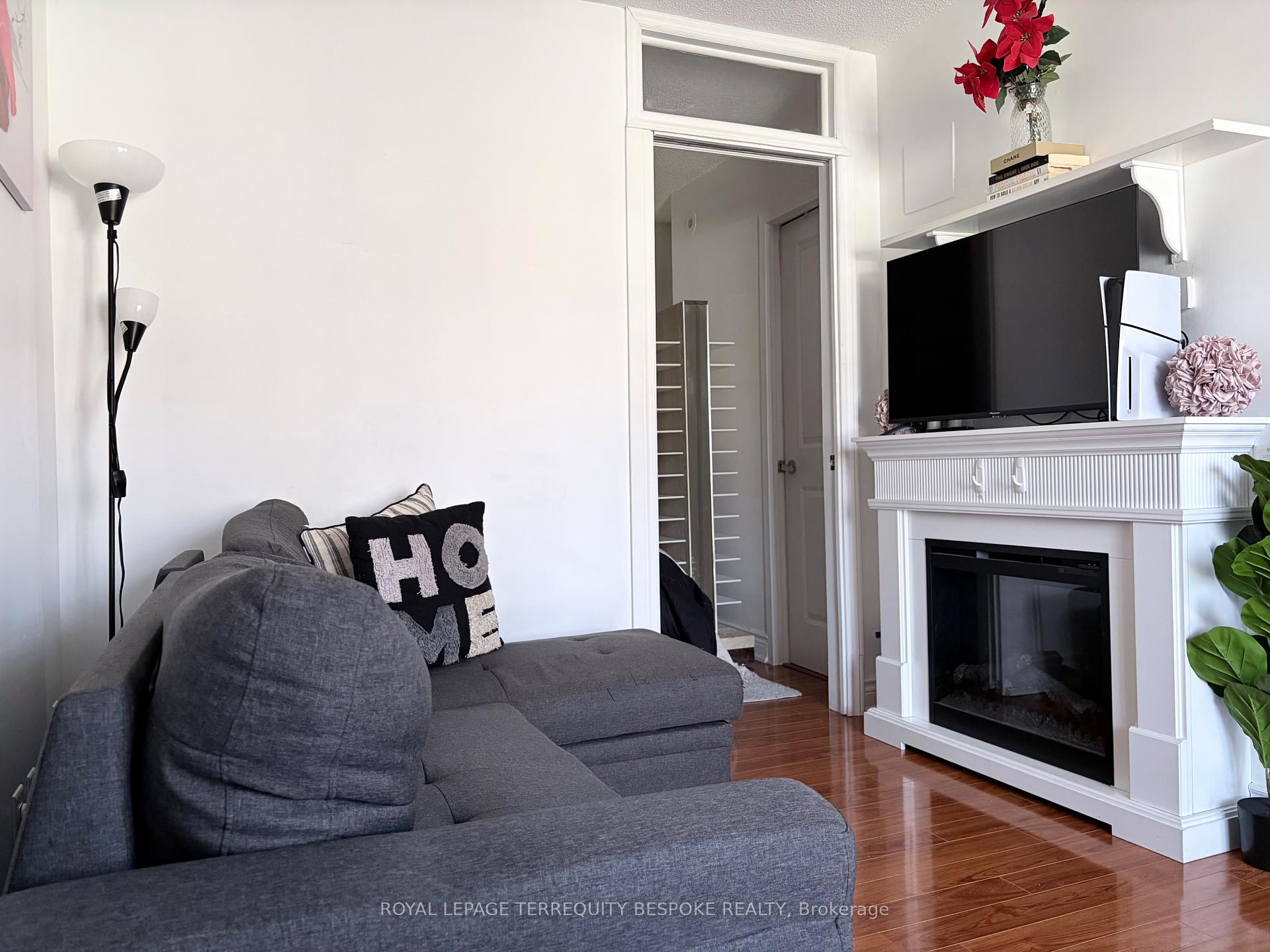 Photo 12 of Unit 3, 95 The Queensway, Toronto, High Park-Swansea — HOMEH