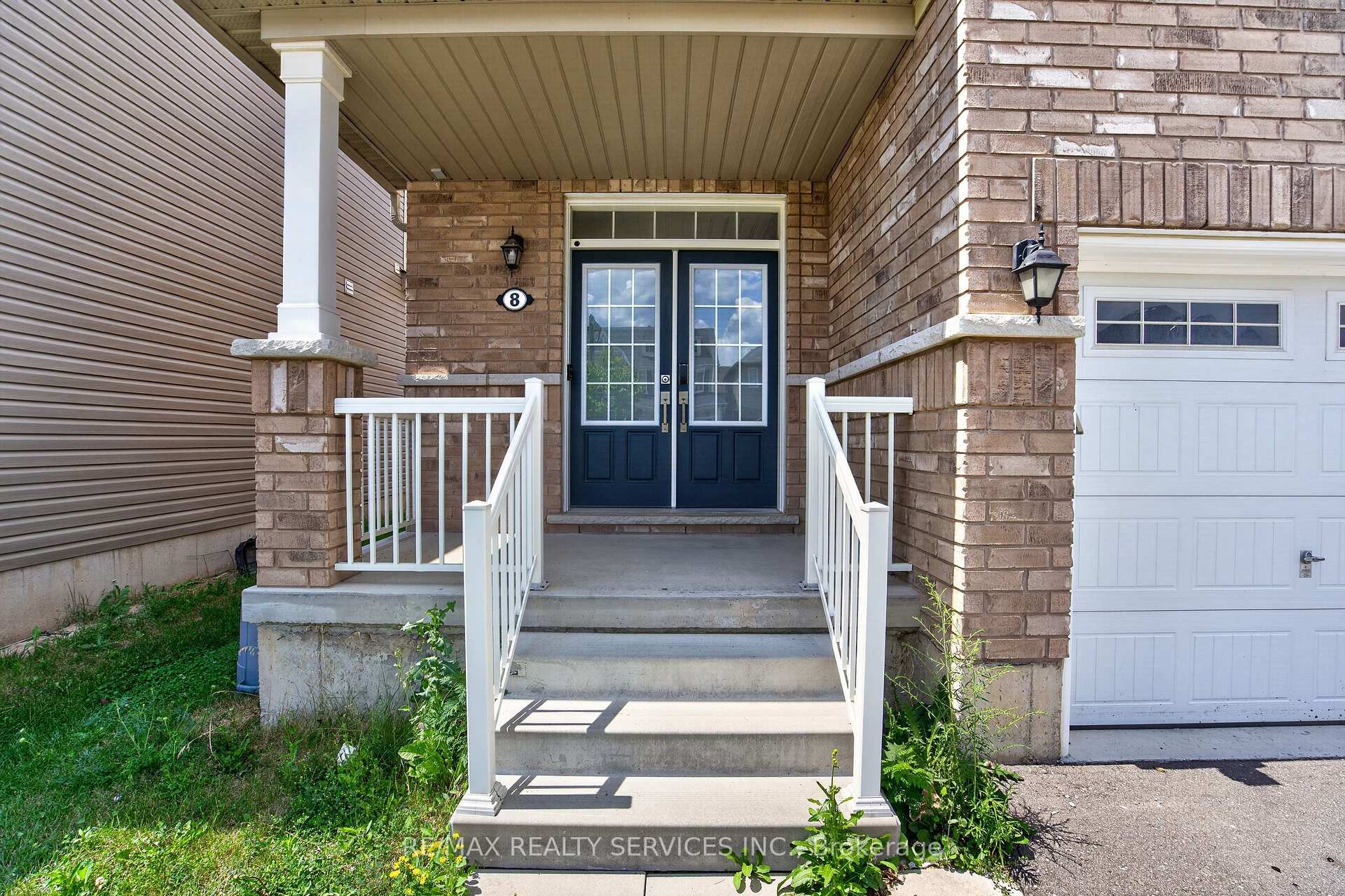 Photo 3 of 8 Munro Circle, Brantford, Empire South — HOMEH