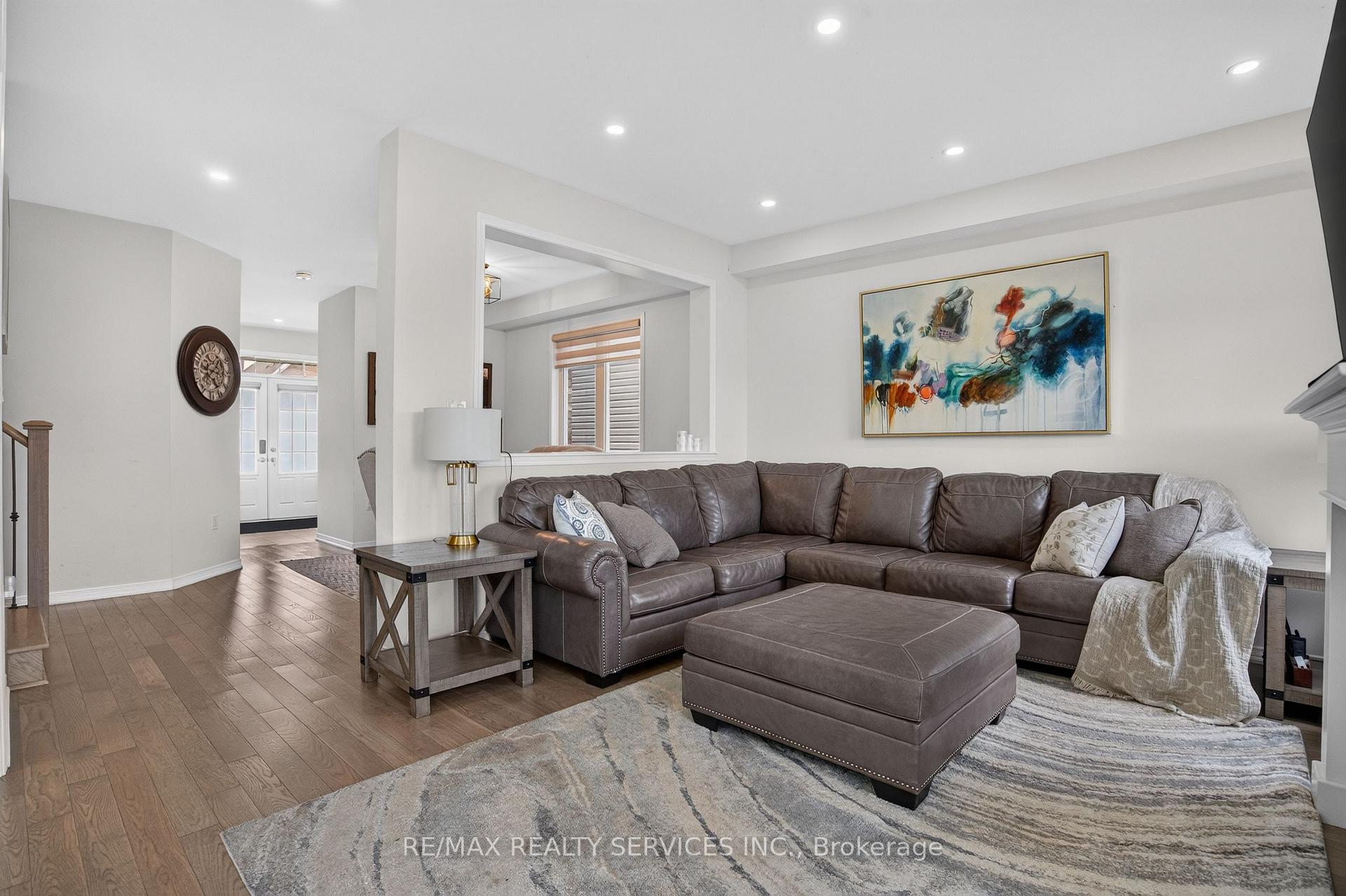 Photo 11 of 8 Munro Circle, Brantford, Empire South — HOMEH