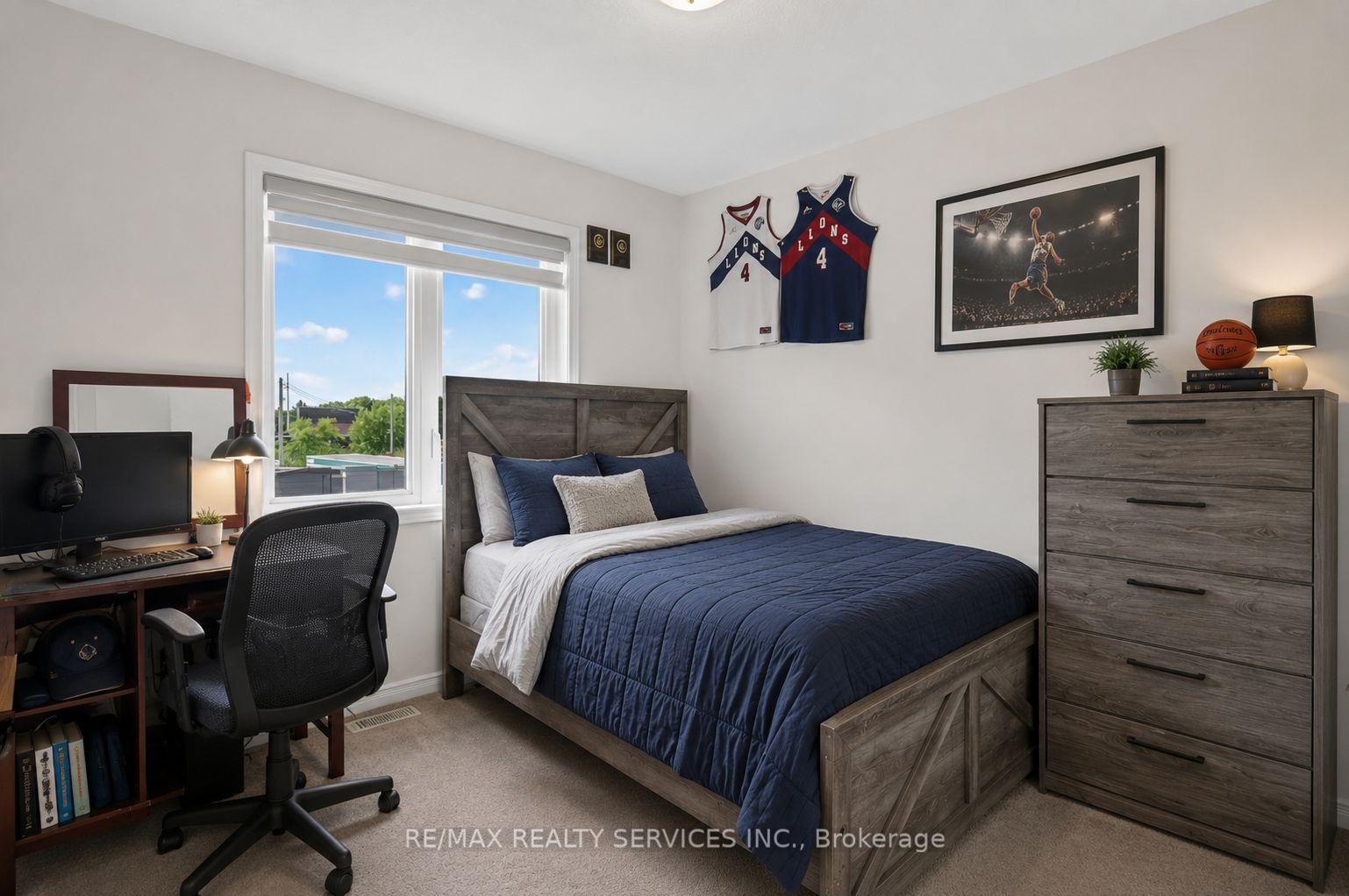 Photo 22 of 8 Munro Circle, Brantford, Empire South — HOMEH