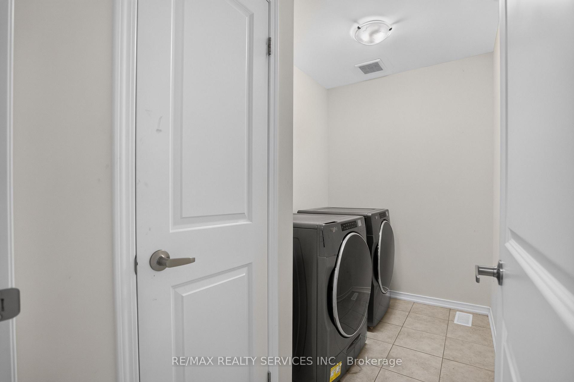 Photo 24 of 8 Munro Circle, Brantford, Empire South — HOMEH