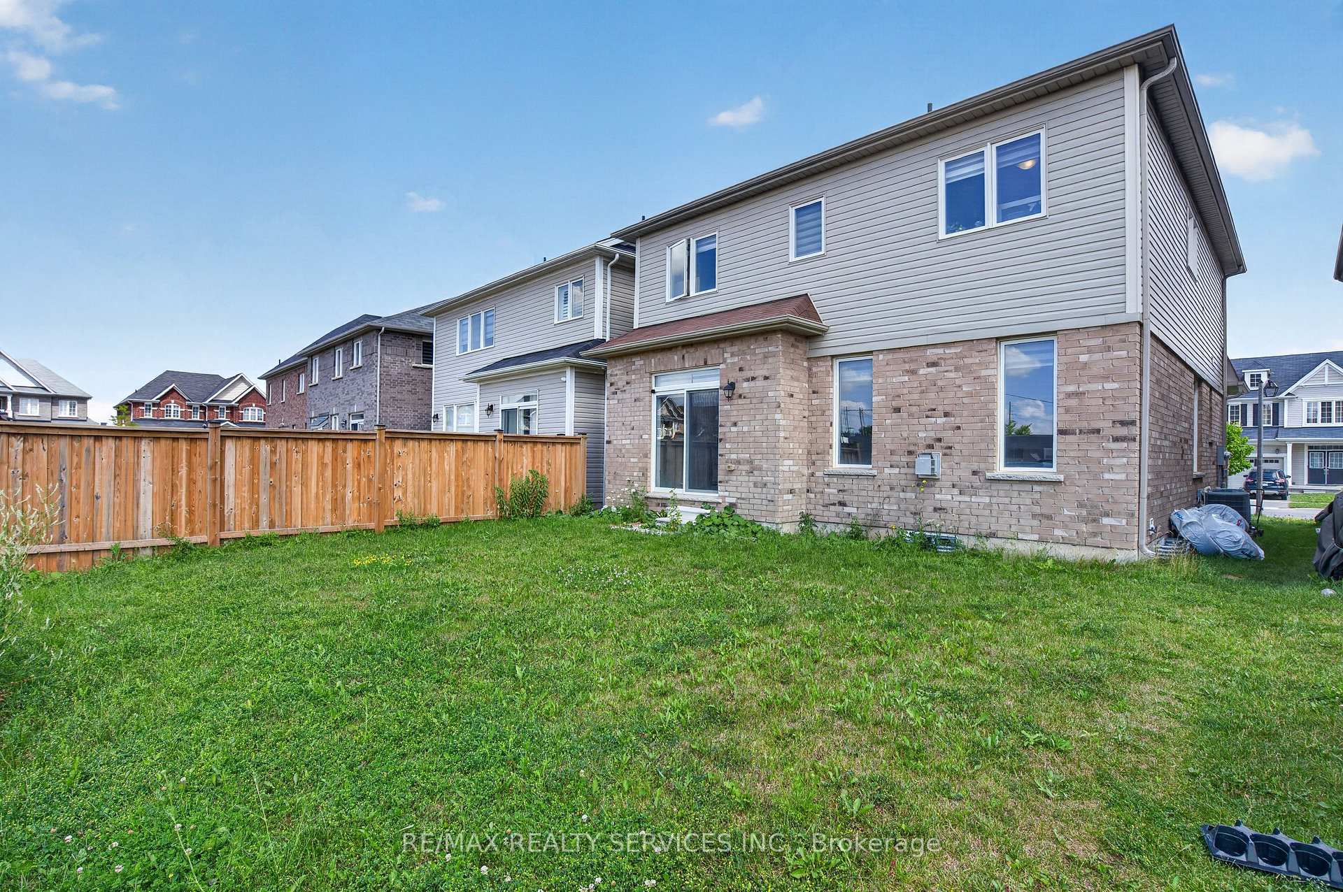 Photo 25 of 8 Munro Circle, Brantford, Empire South — HOMEH