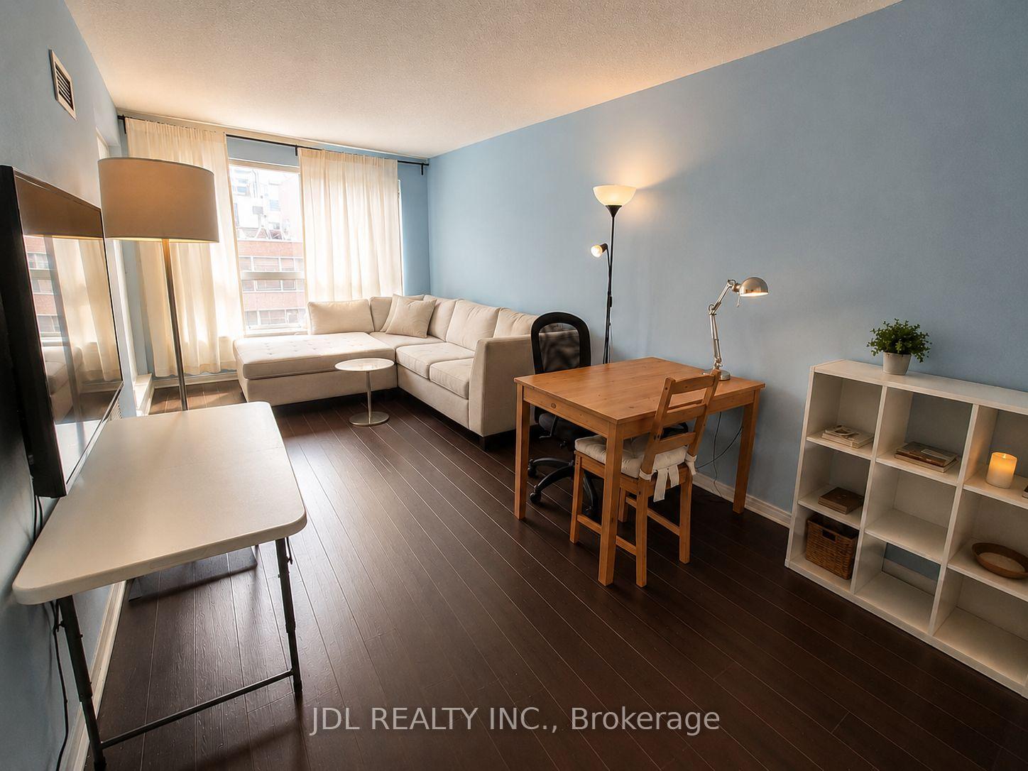 Photo 4 of Unit 603, 887 Bay Street, Toronto, Bay Street Corridor — HOMEH