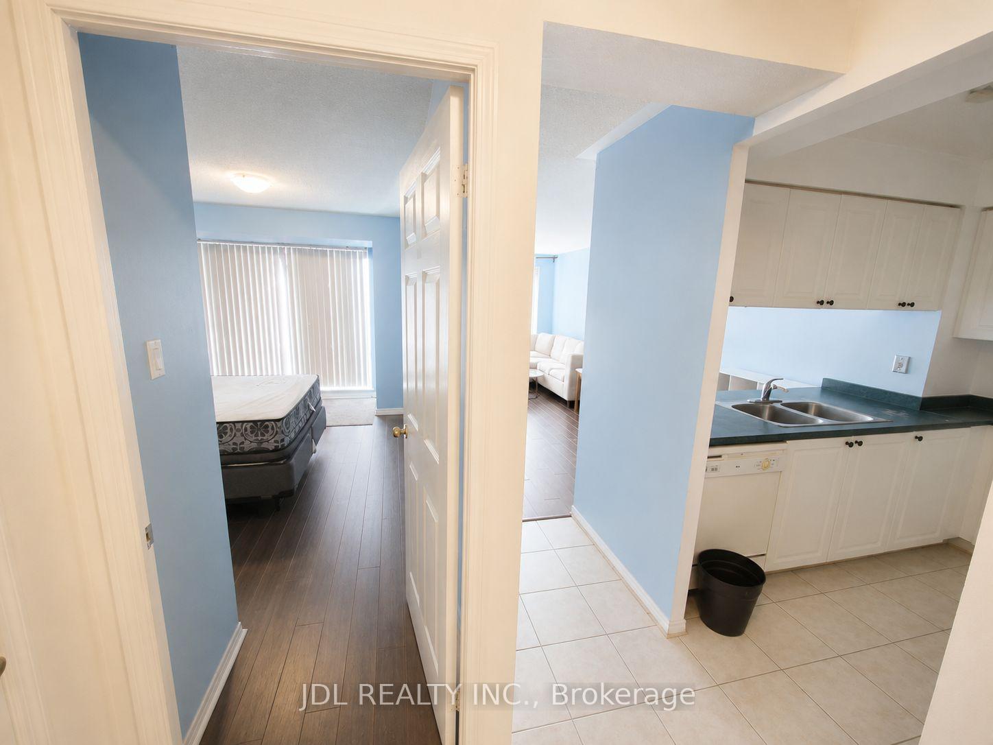 Photo 8 of Unit 603, 887 Bay Street, Toronto, Bay Street Corridor — HOMEH