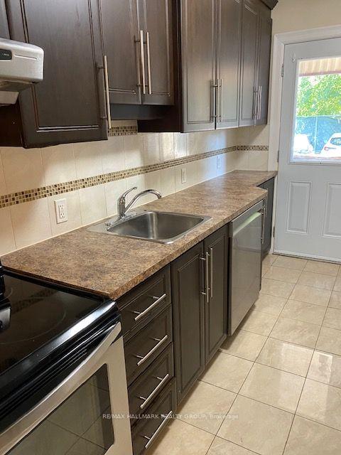 Photo 4 of Unit 1, 570 Gladstone Avenue, Ottawa, Ottawa Centre — HOMEH