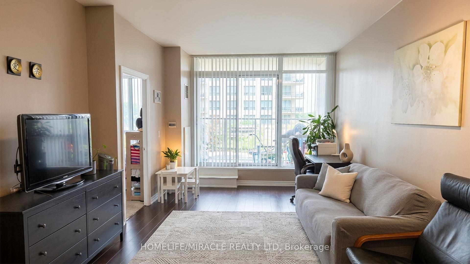 Photo 2 of Unit 425, 1940 Ironstone Drive, Burlington, Uptown — HOMEH