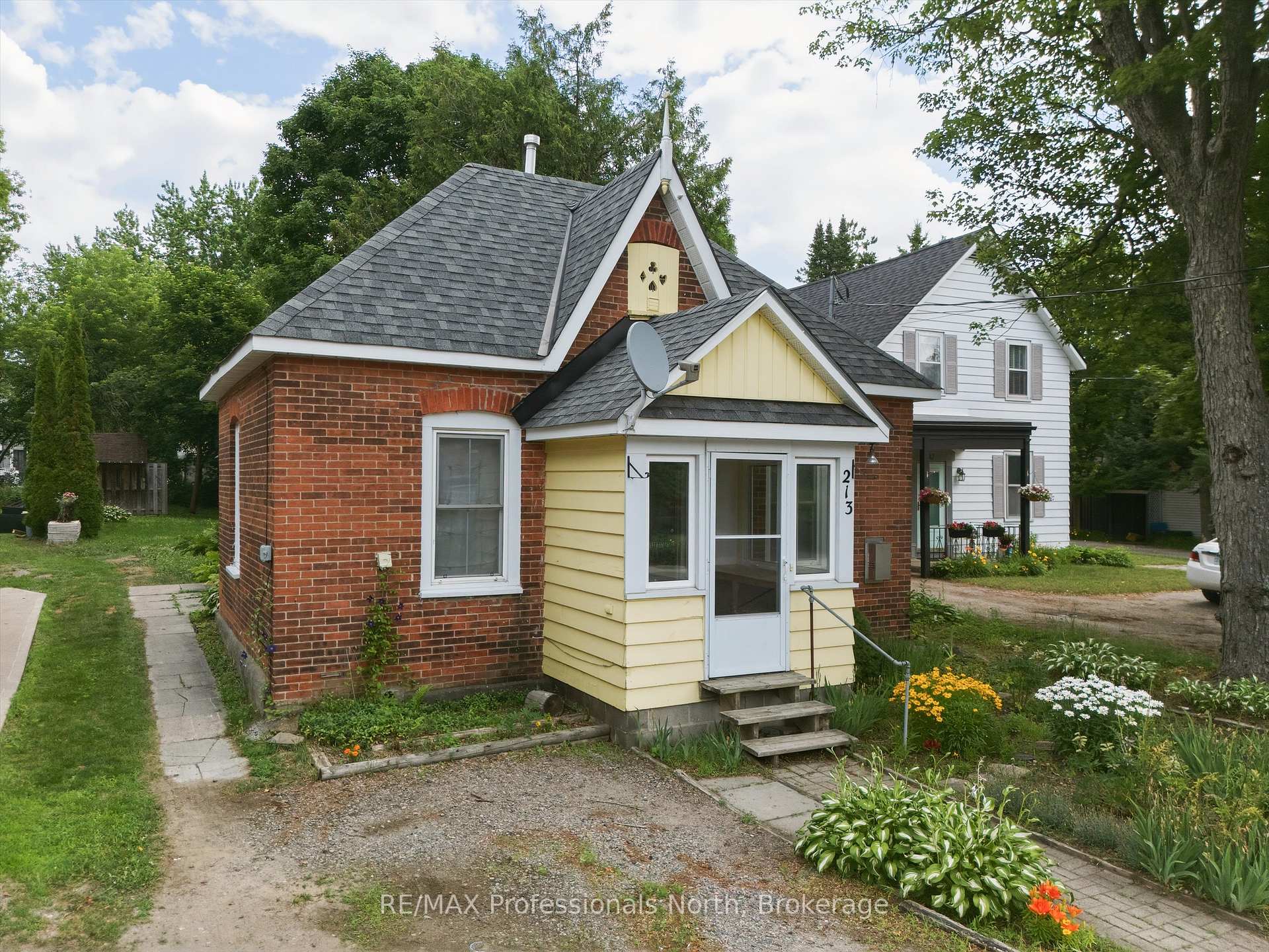 Front of 213 James Street