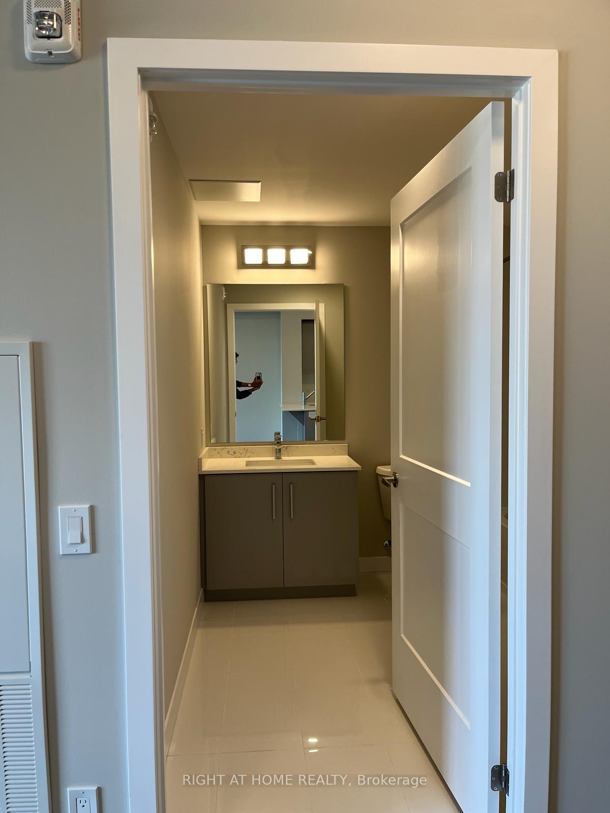 Photo 21 of Unit 1713, 15 Queen Street S, Hamilton, Central — HOMEH