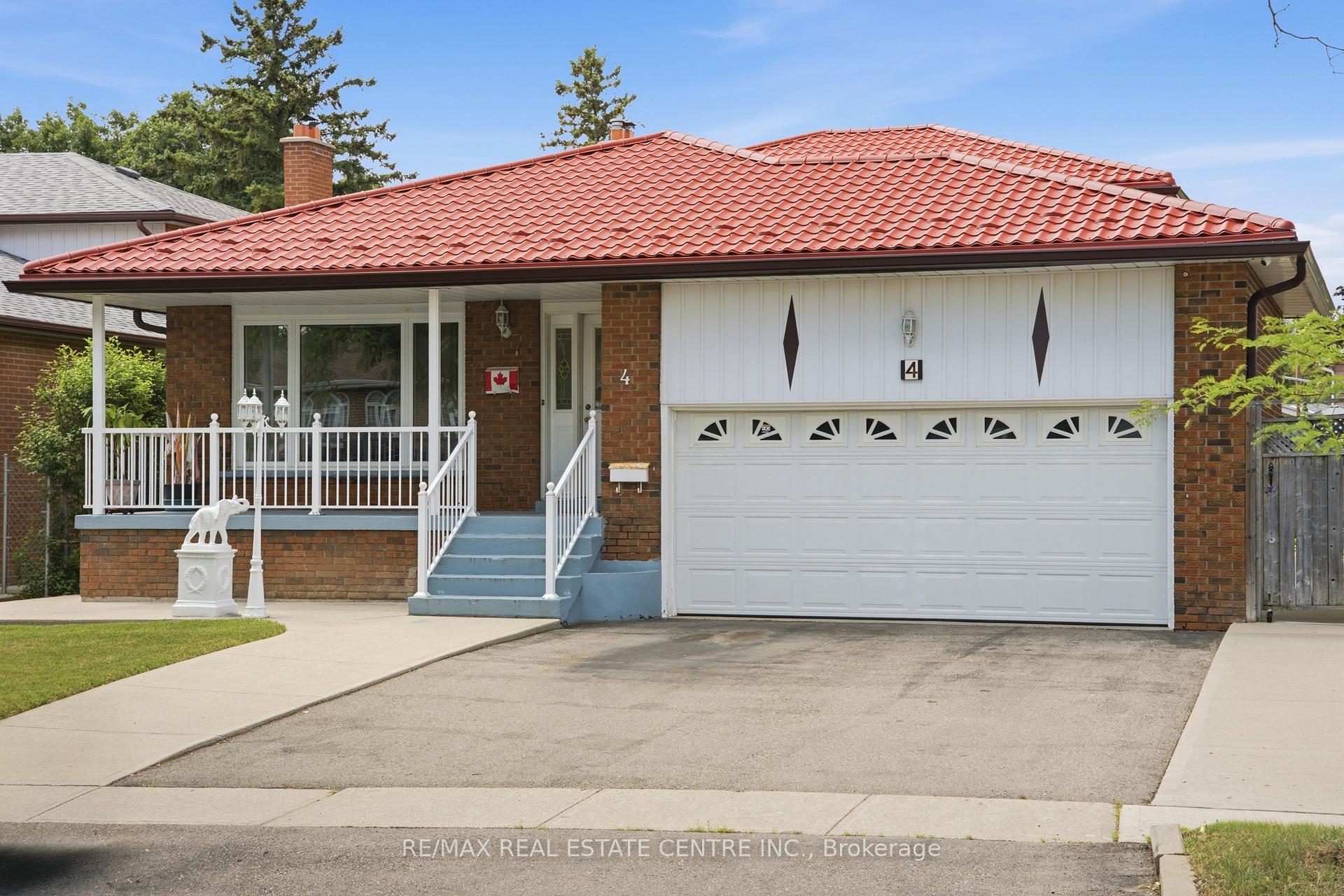 Photo 2 of 4 Manorcrest Street, Brampton, Central Park — HOMEH