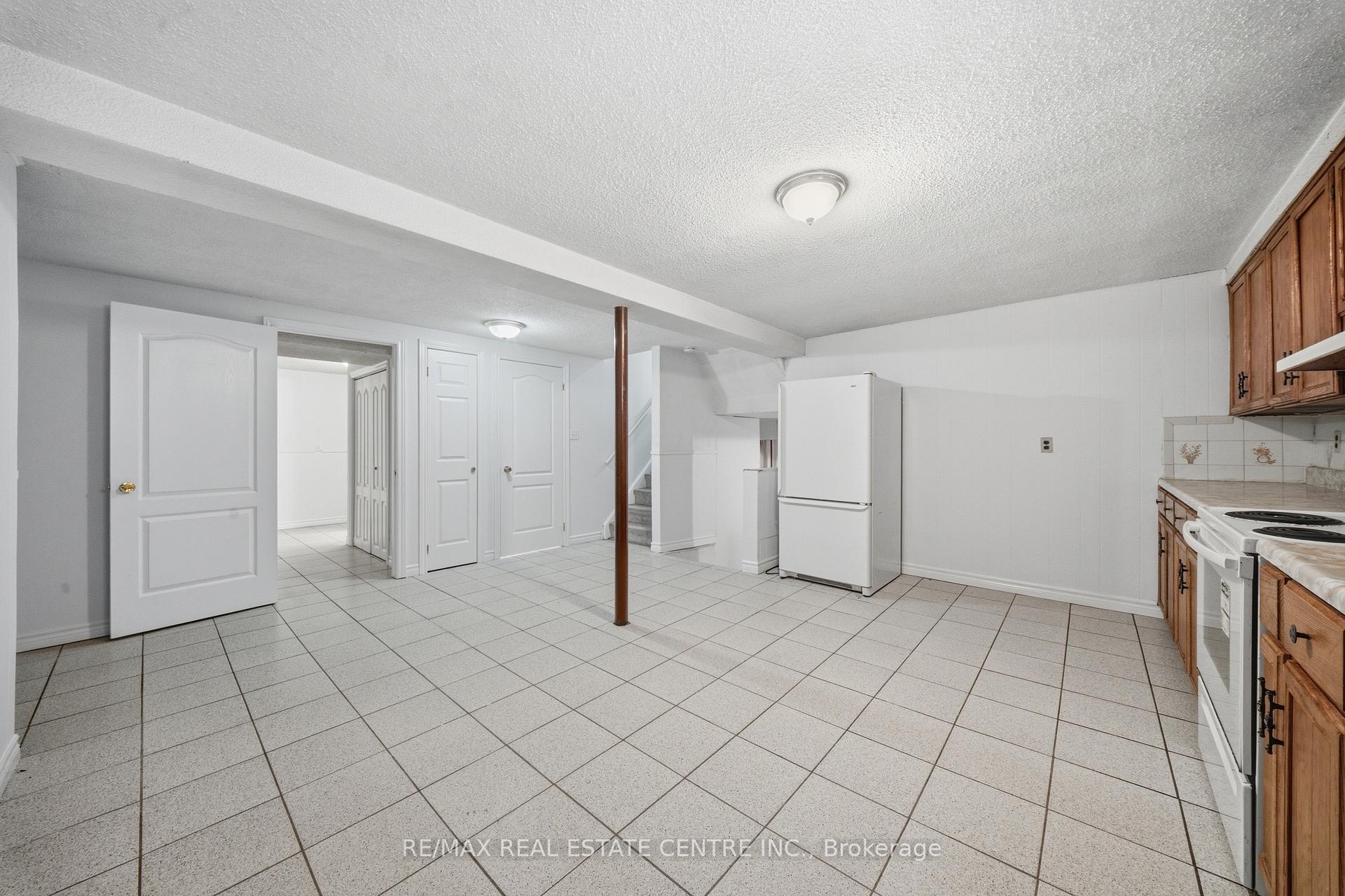 Photo 31 of 4 Manorcrest Street, Brampton, Central Park — HOMEH