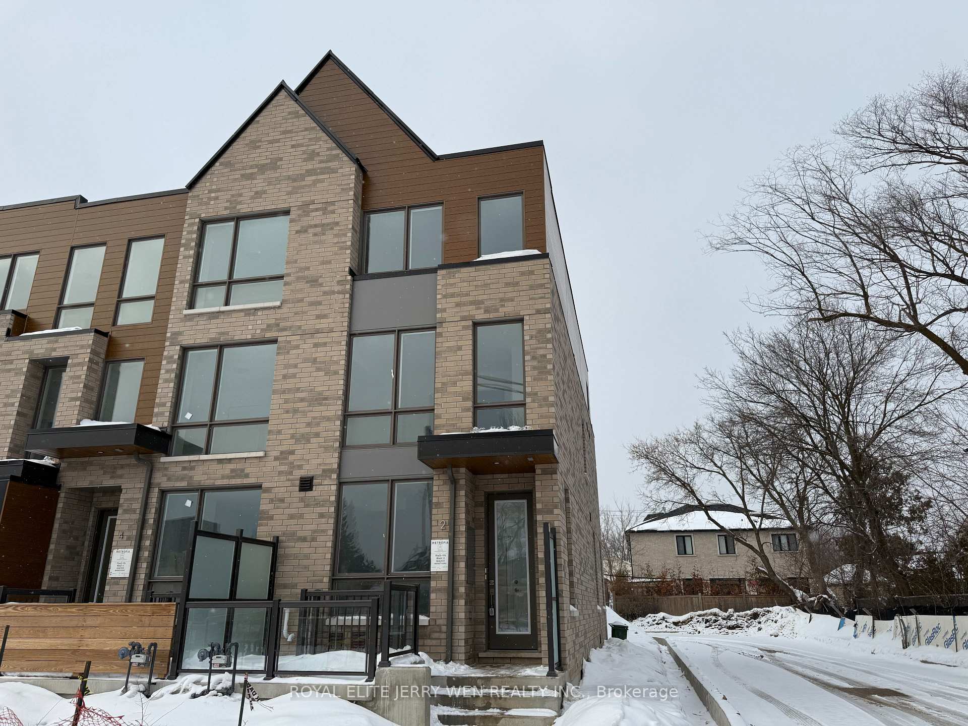 Front of Unit Basement, 2 Green Gardens Boulevard