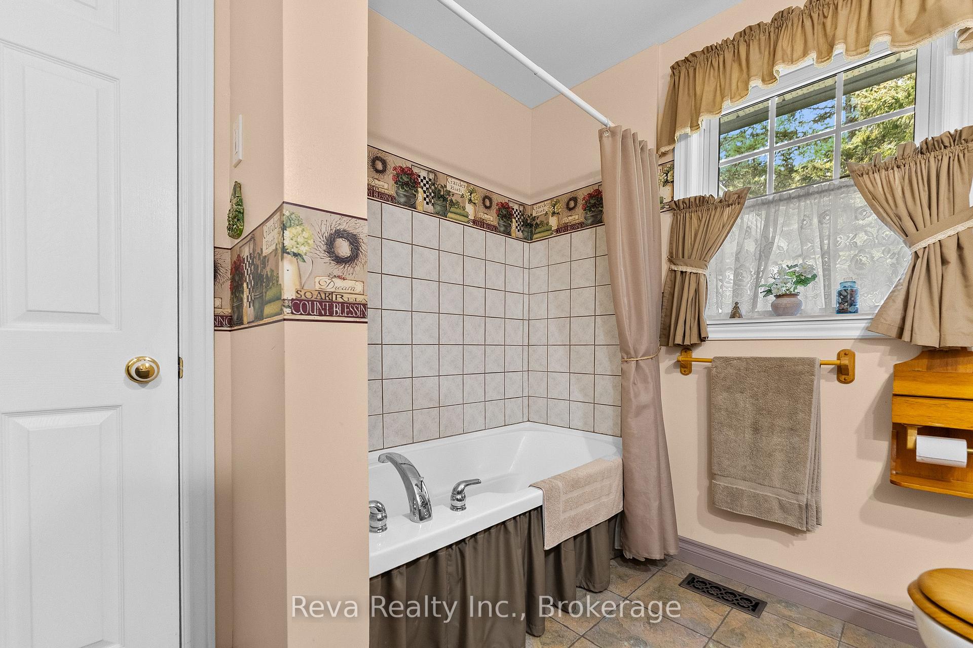 Photo 15 of 152 Hass Road, Hastings Highlands, Wicklow Ward — HOMEH