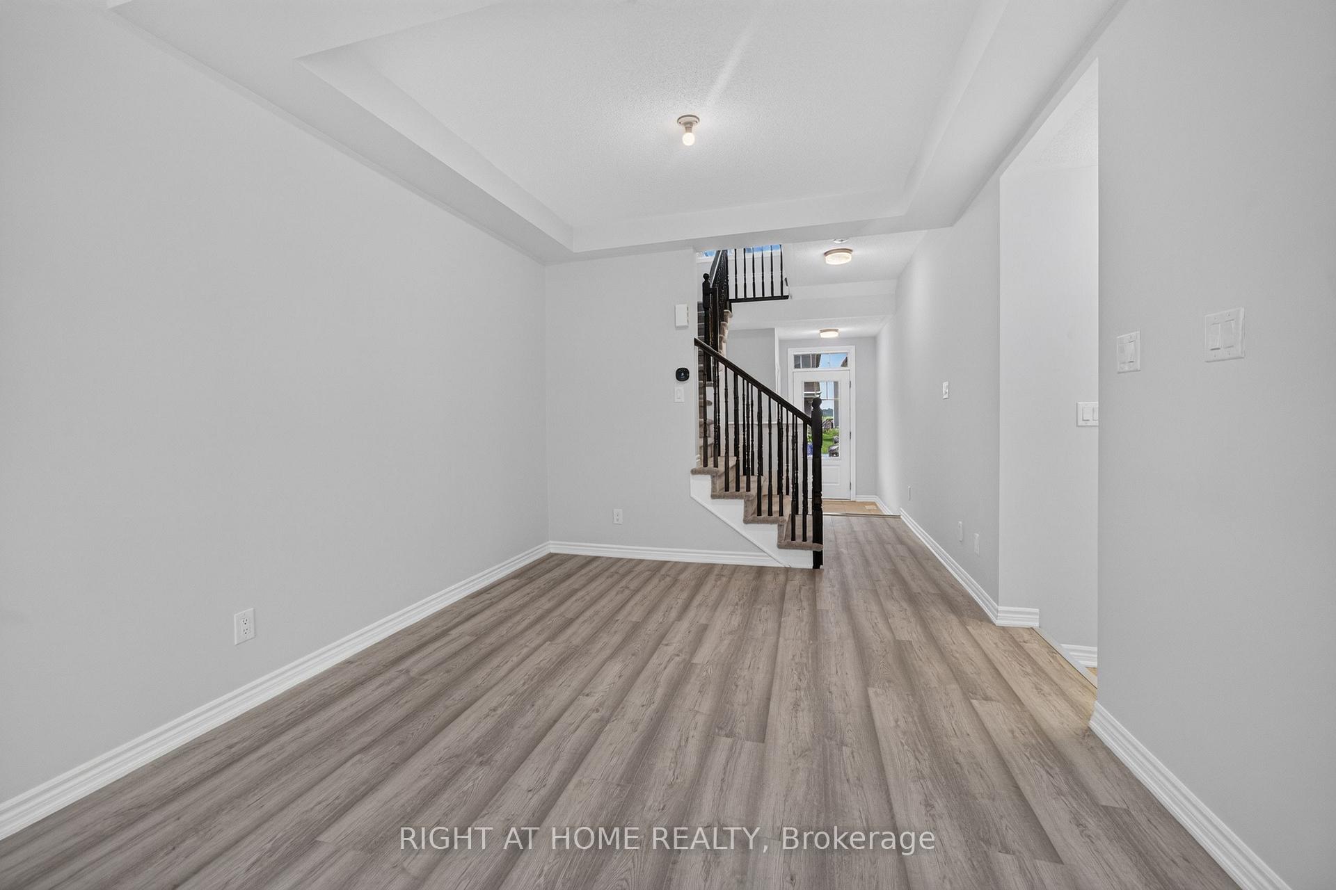 Photo 9 of 263 Sweetvalley Drive, Ottawa, Avalon West — HOMEH
