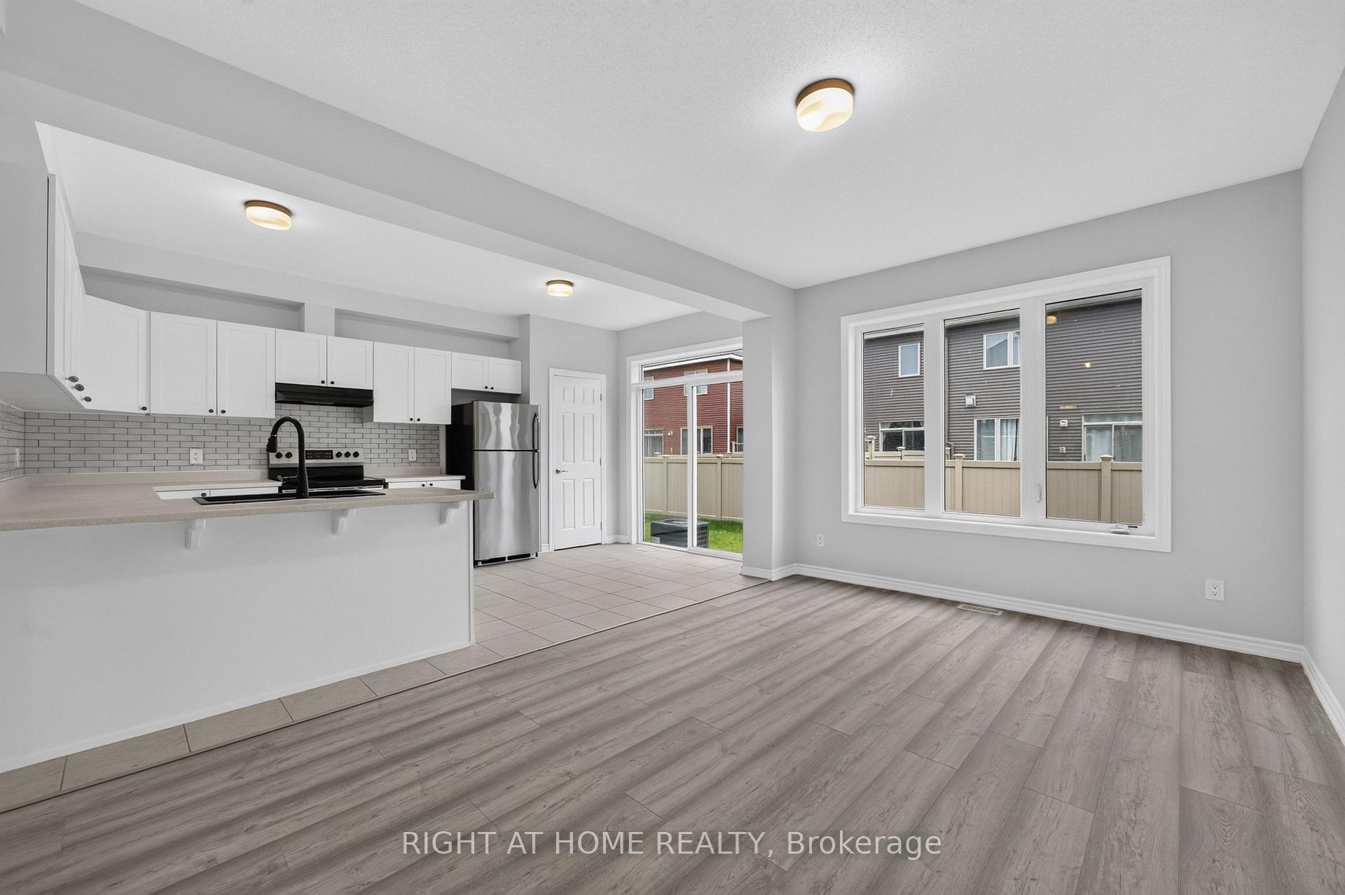 Photo 10 of 263 Sweetvalley Drive, Ottawa, Avalon West — HOMEH