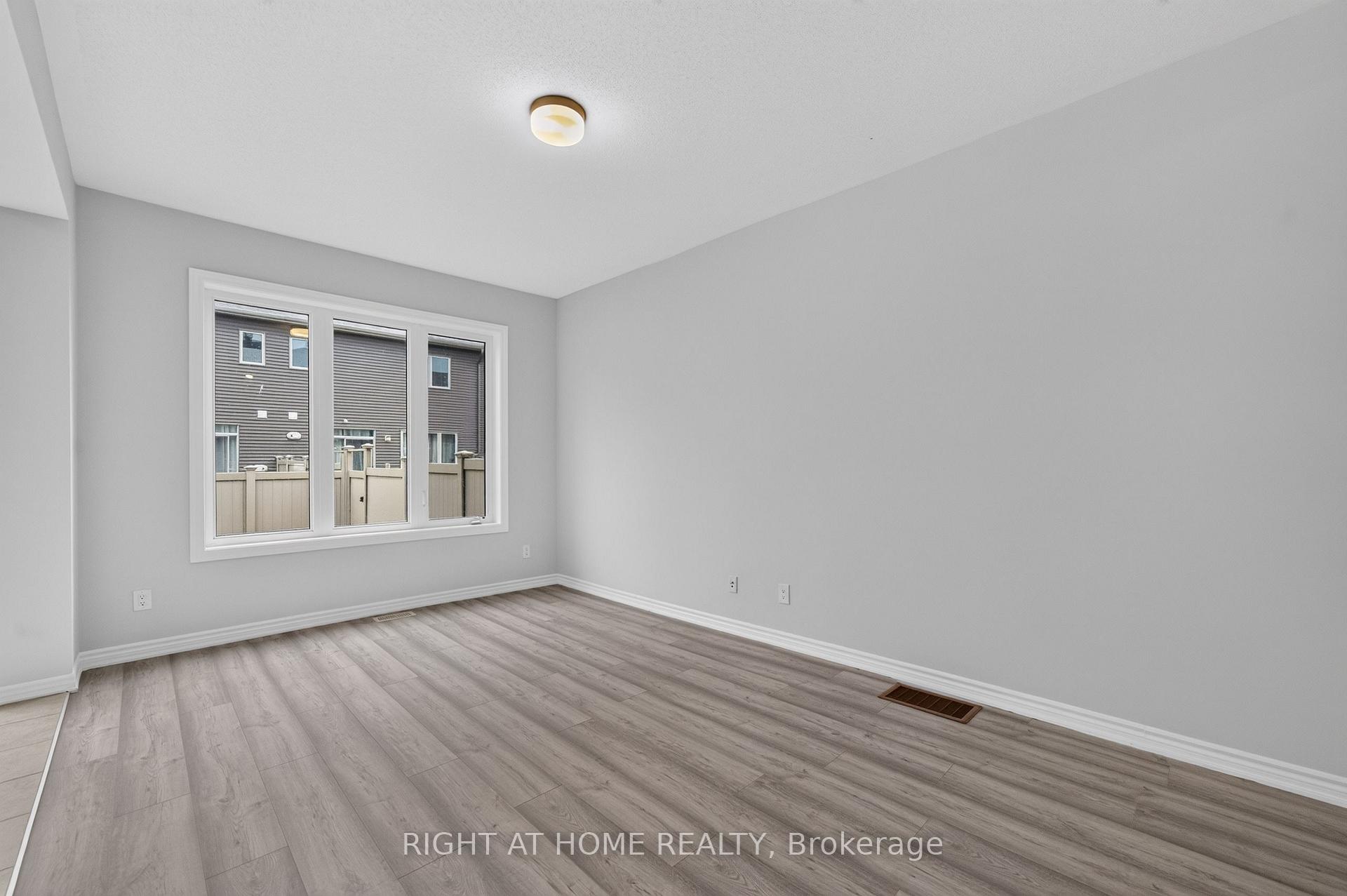 Photo 11 of 263 Sweetvalley Drive, Ottawa, Avalon West — HOMEH