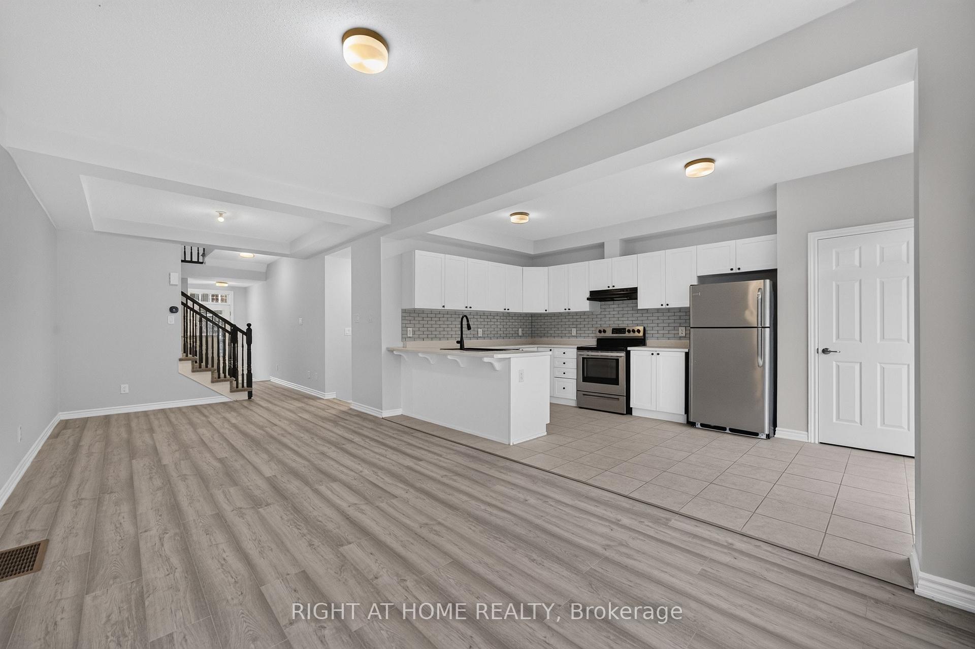 Photo 12 of 263 Sweetvalley Drive, Ottawa, Avalon West — HOMEH