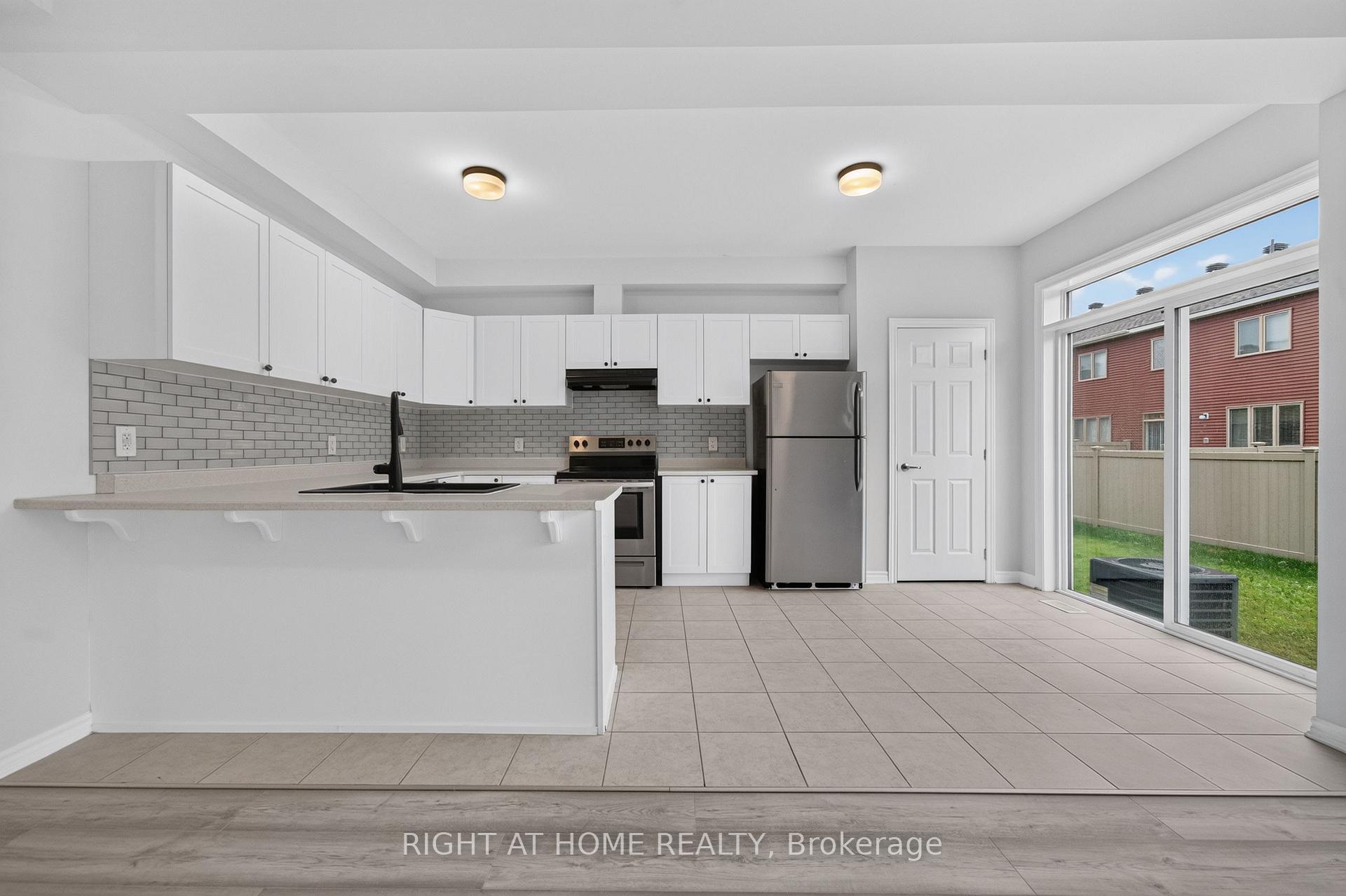 Photo 14 of 263 Sweetvalley Drive, Ottawa, Avalon West — HOMEH